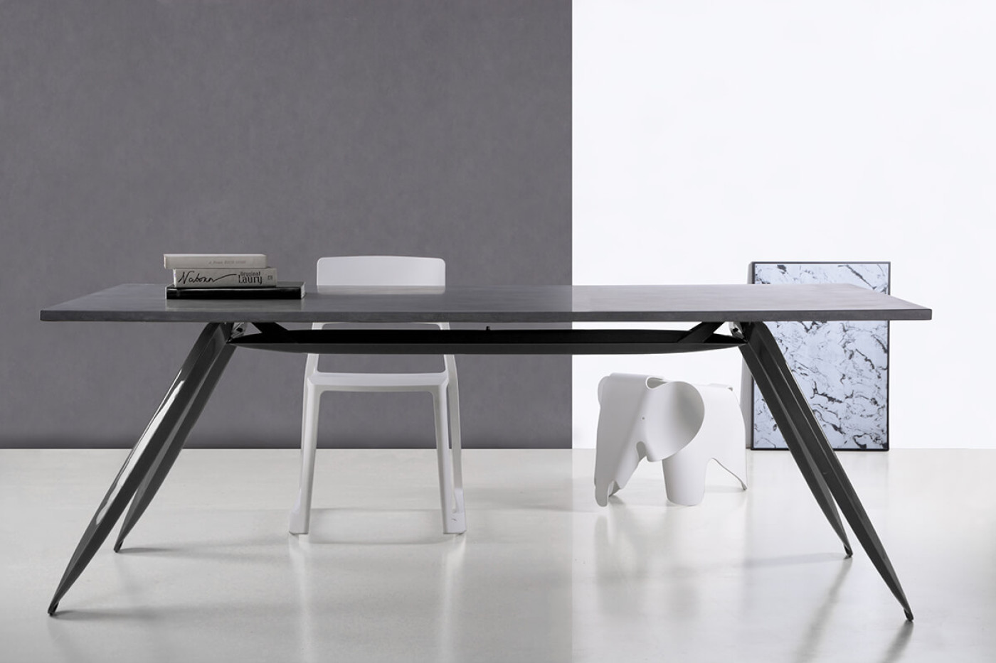 Zieta_NOGI_Table_black_glossy_concrete_top_1