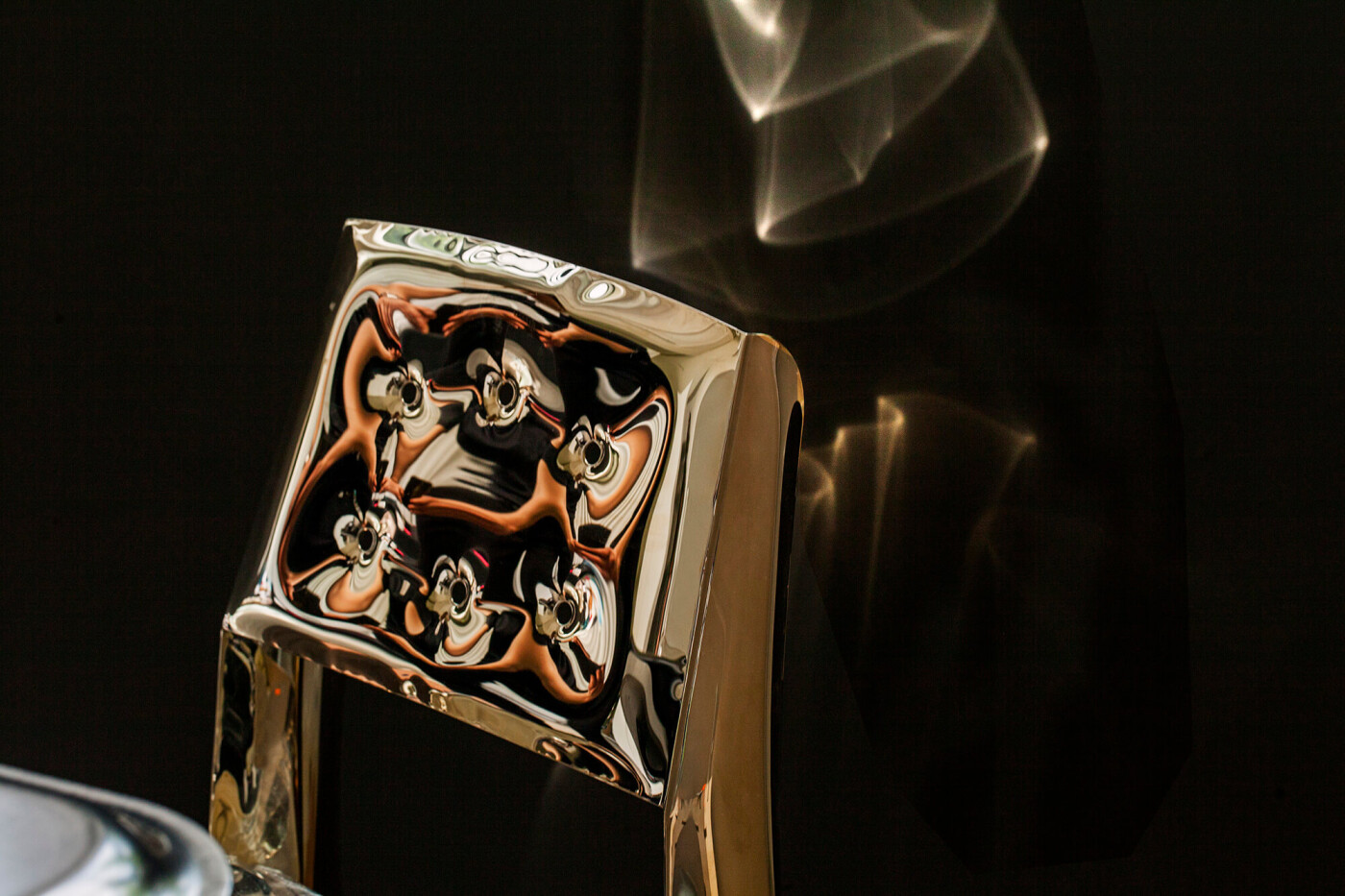 Zieta_CHIPPENSTEEL_05_flamed_gold_heat_collection_photo_Ada_Gruszka