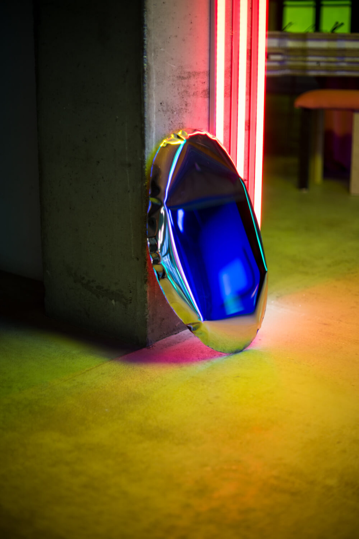 tafla o mirror inox neon light reflections 