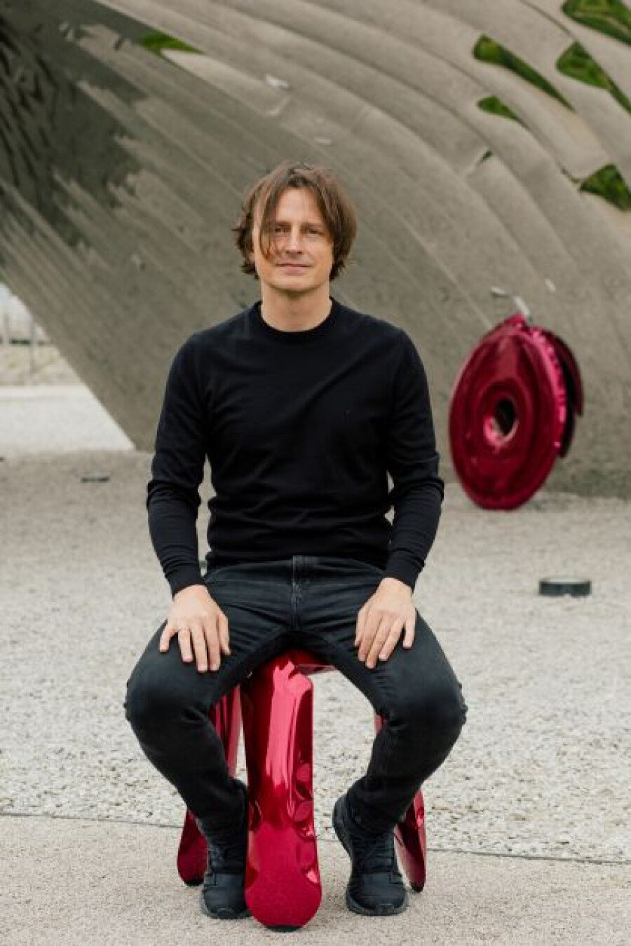 oskar-zieta-proponuje-nowy-kolor-swoich-projektow-electric-magenta-3