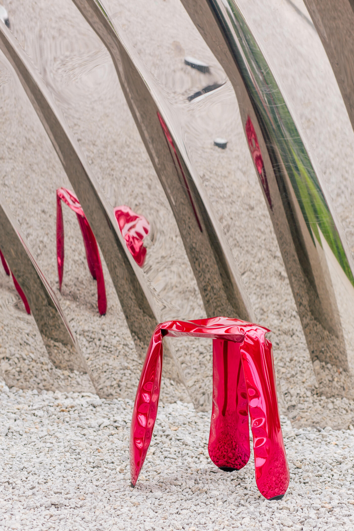 zieta Studio electric magenta finish colour for desa Home