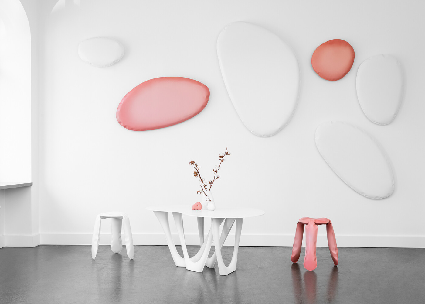 Zieta_TAFLA_O_white_matt_pink_matt_Cotton_Candy_Collection_PLOPP_Standard_white_matt_pink_matt_G-SIDE_TABLE_white_matt_top_base_photo_by_Weronika_Trojanowska