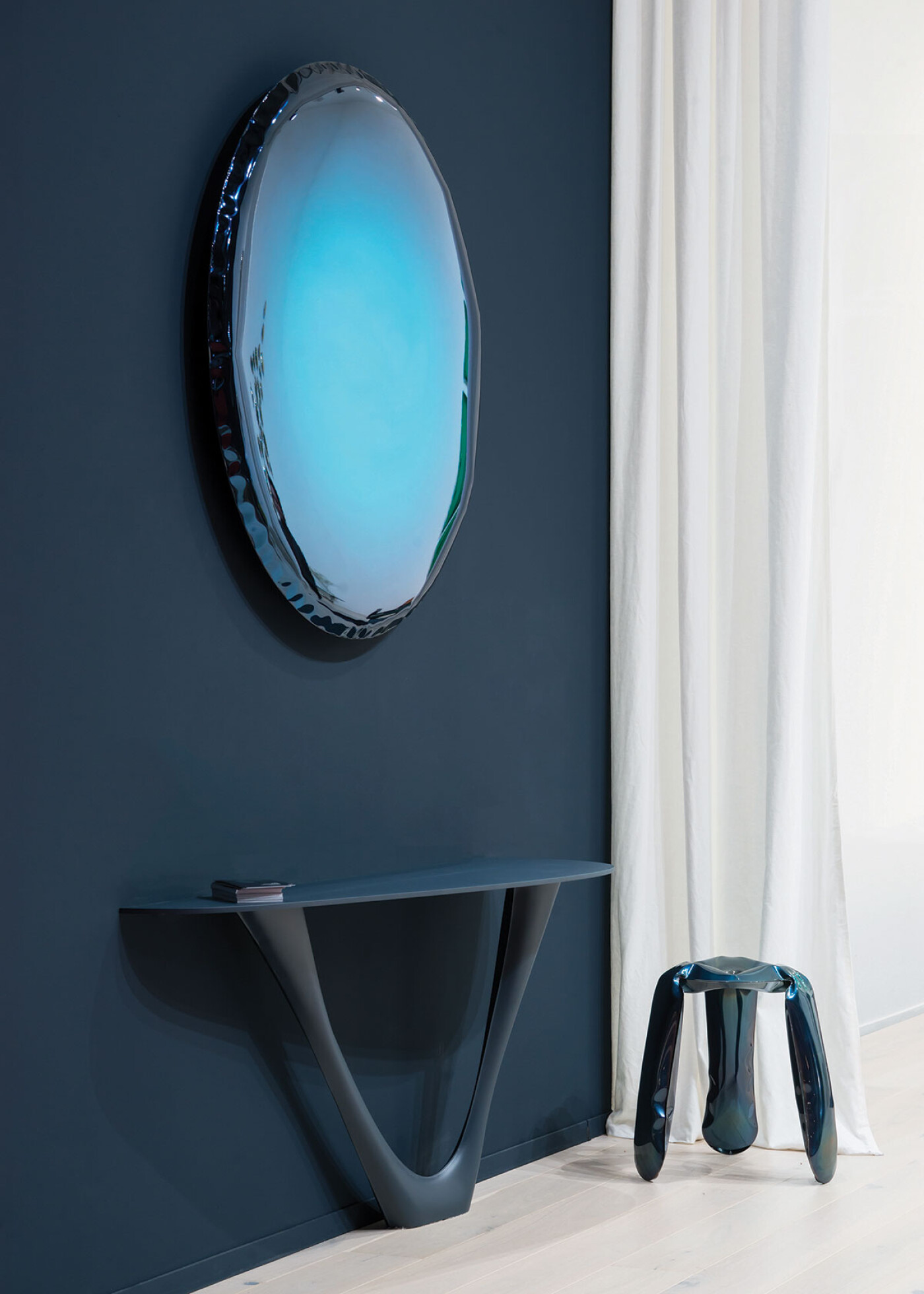 Zieta_OKO_95_Mirror_Deep_Space_Blue_Gradient_Collection