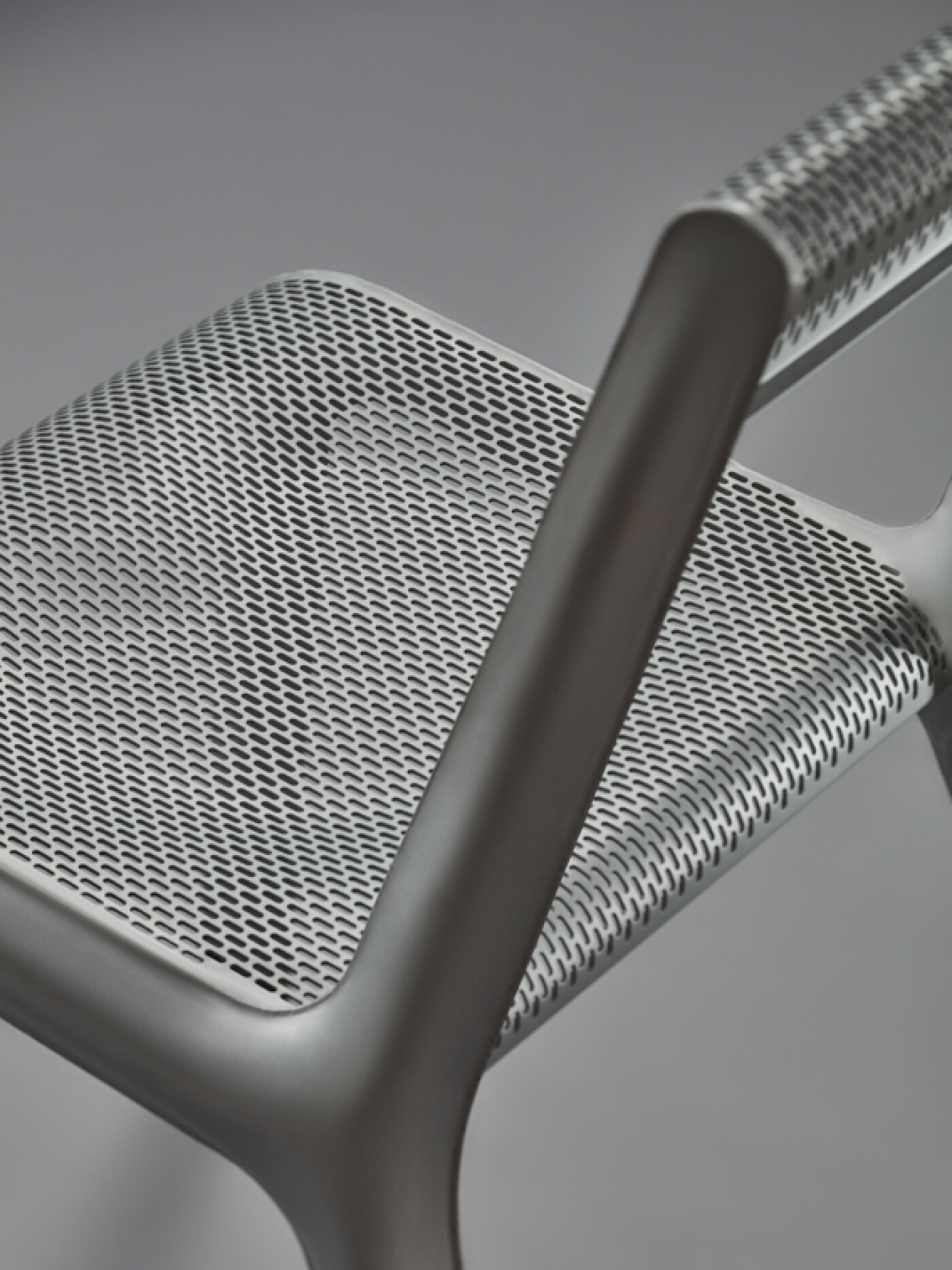 Zieta_ULTRALEGGERA_Chair_anodic natura_Zieta_Collection_photo-Ernest_Winczyk_10