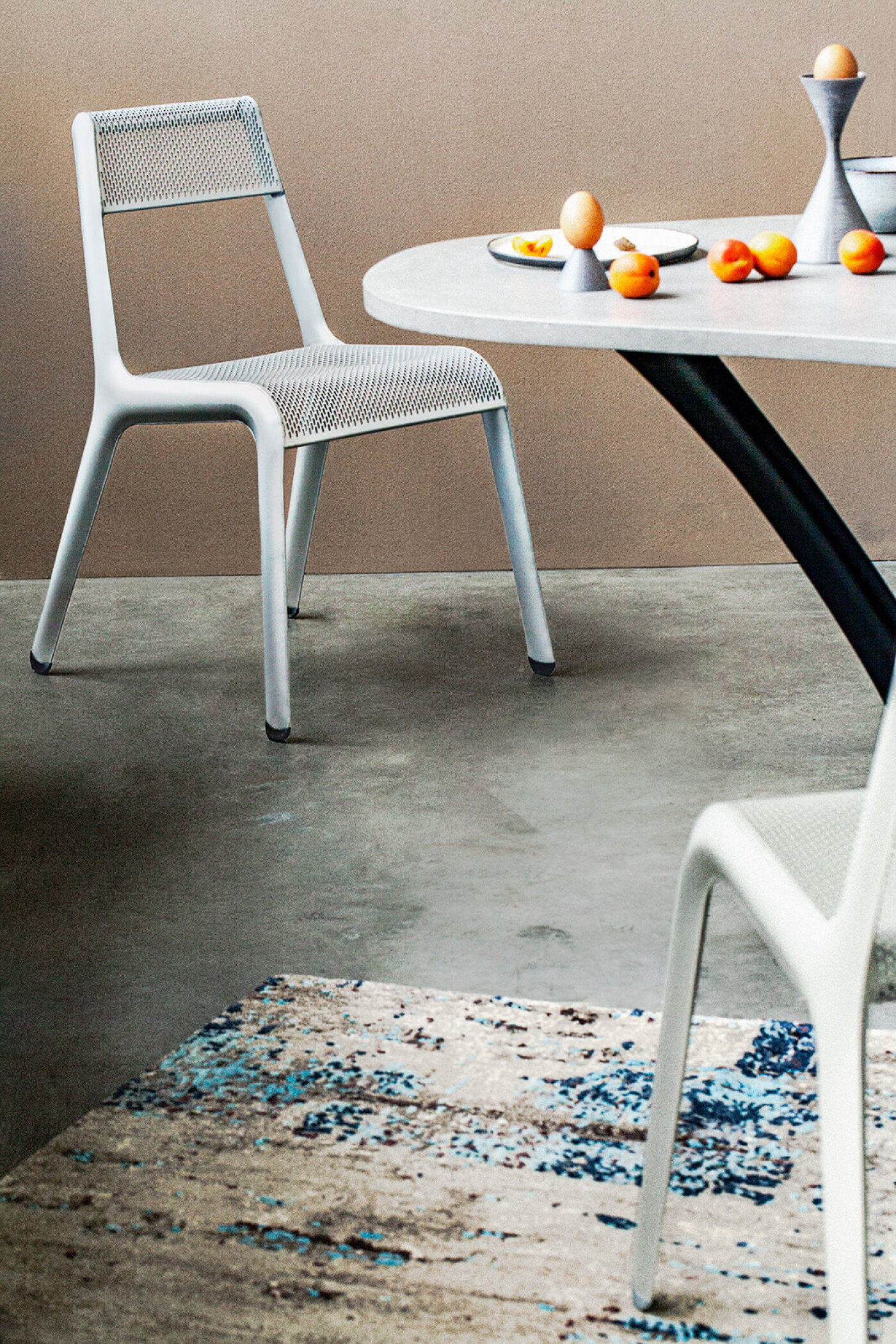 Zieta_ULTRALEGGERA_Chair_aluminium_brushed_Zieta_Collection_photo_photo_Ada_Gruszka_2