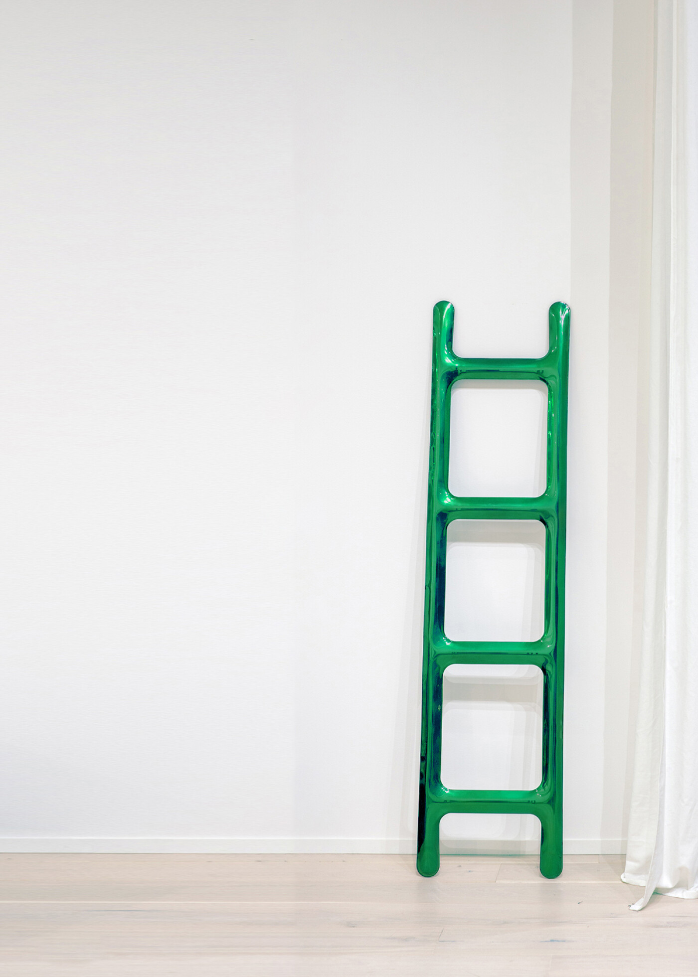 zieta_DRAB_HANGER_Emerald_Gradient_Collection_Interior