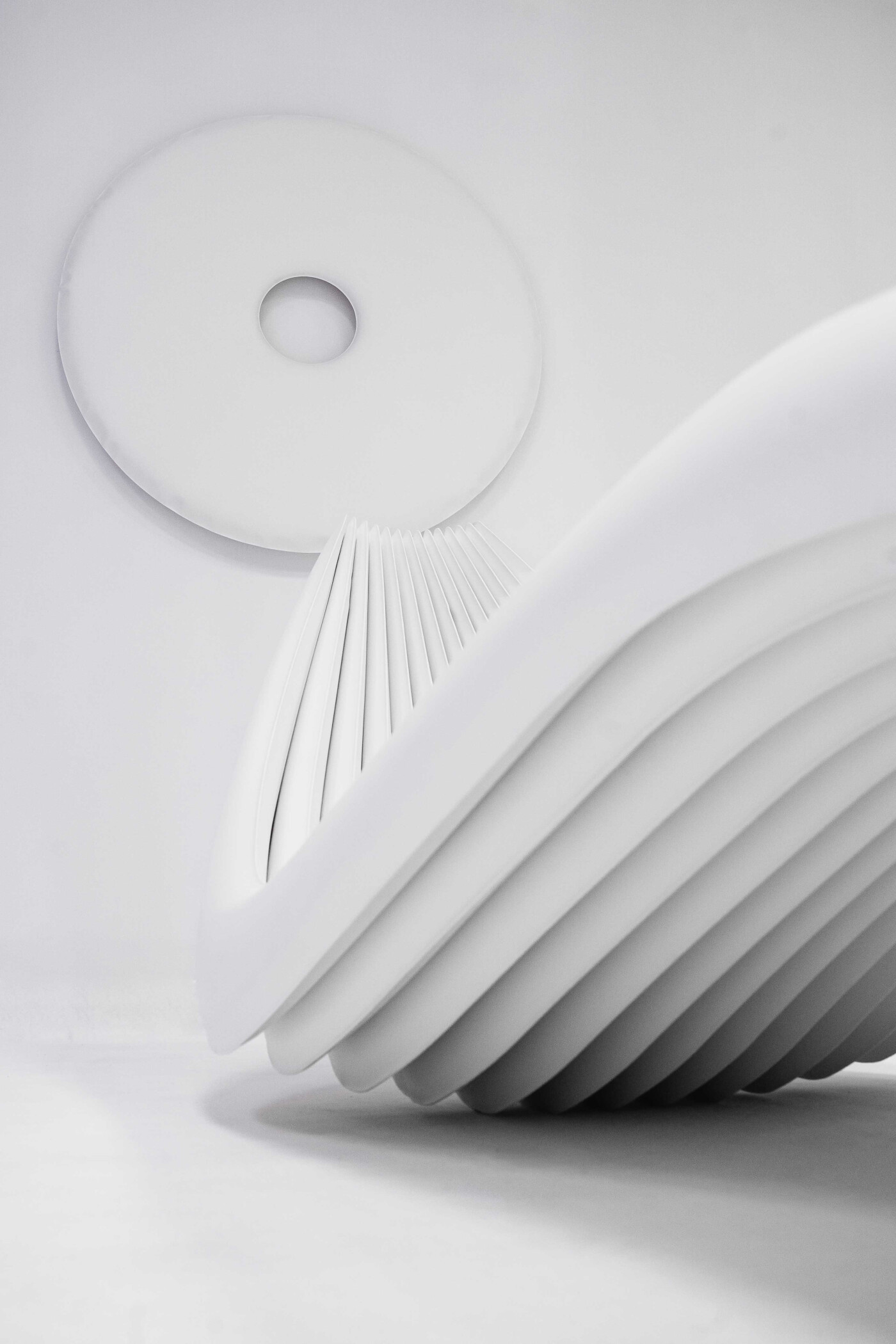 ZIETA_rondo_white_matt_sir_chasie_long_ph