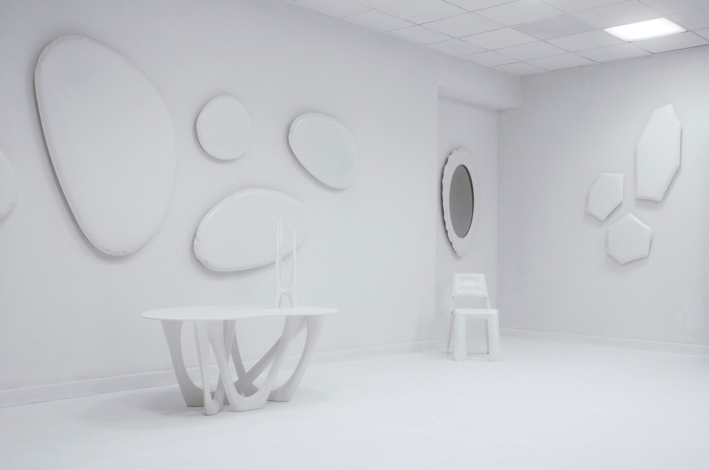 Ph. Kacper Miodek  zieta_plopp_stool_tafla_o_g-table_chippensteel_silex_fot