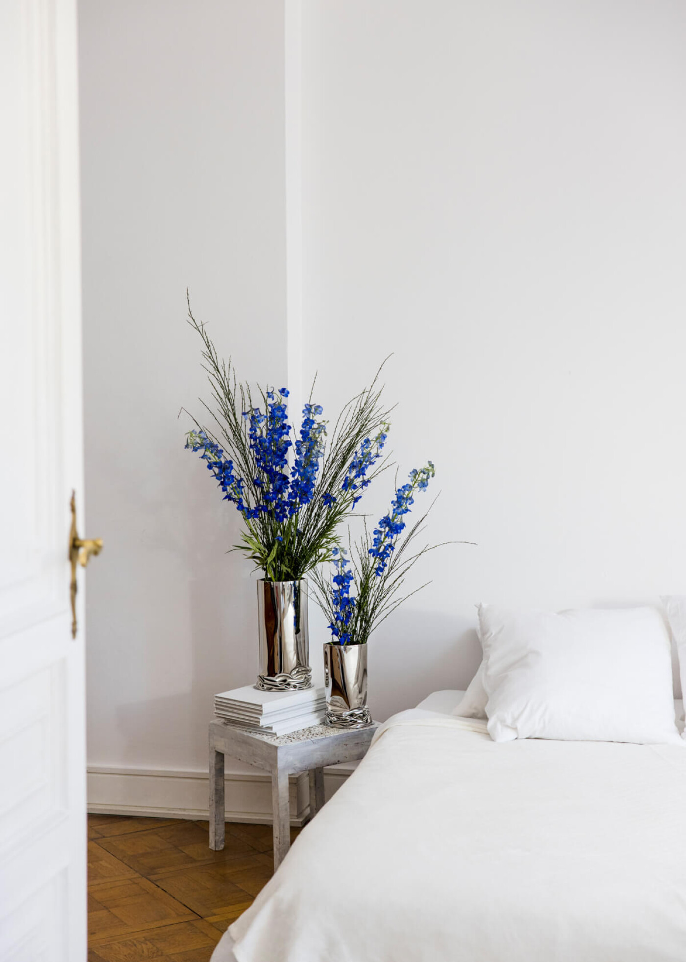 Zieta-Crash-Vase-inox-polished-Zieta-Collection-fot. Łukasz Dziewic_4