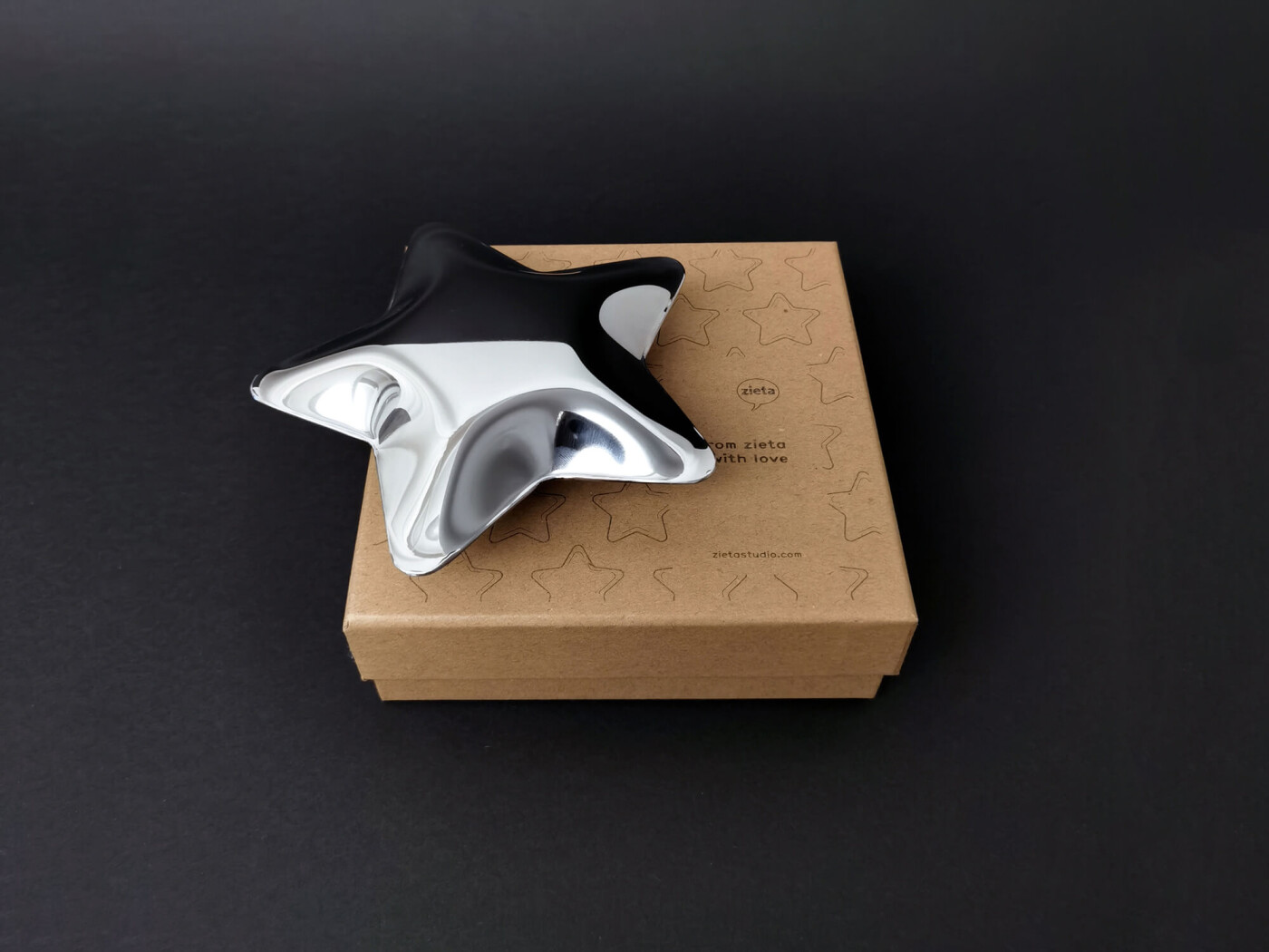 Zieta-FiDU-star-inox-polished-Zieta-Collection_photo-Rafal-Ciemny-8