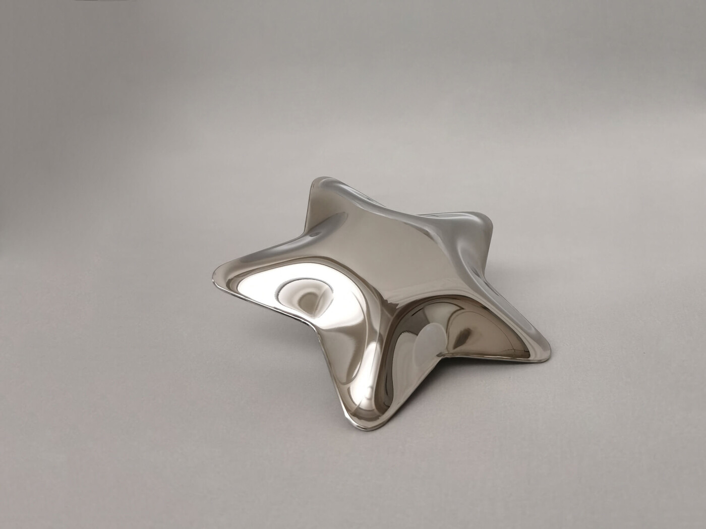 Zieta-FiDU-star-inox-polished-Zieta-Collection_photo-Rafal-Ciemny-9