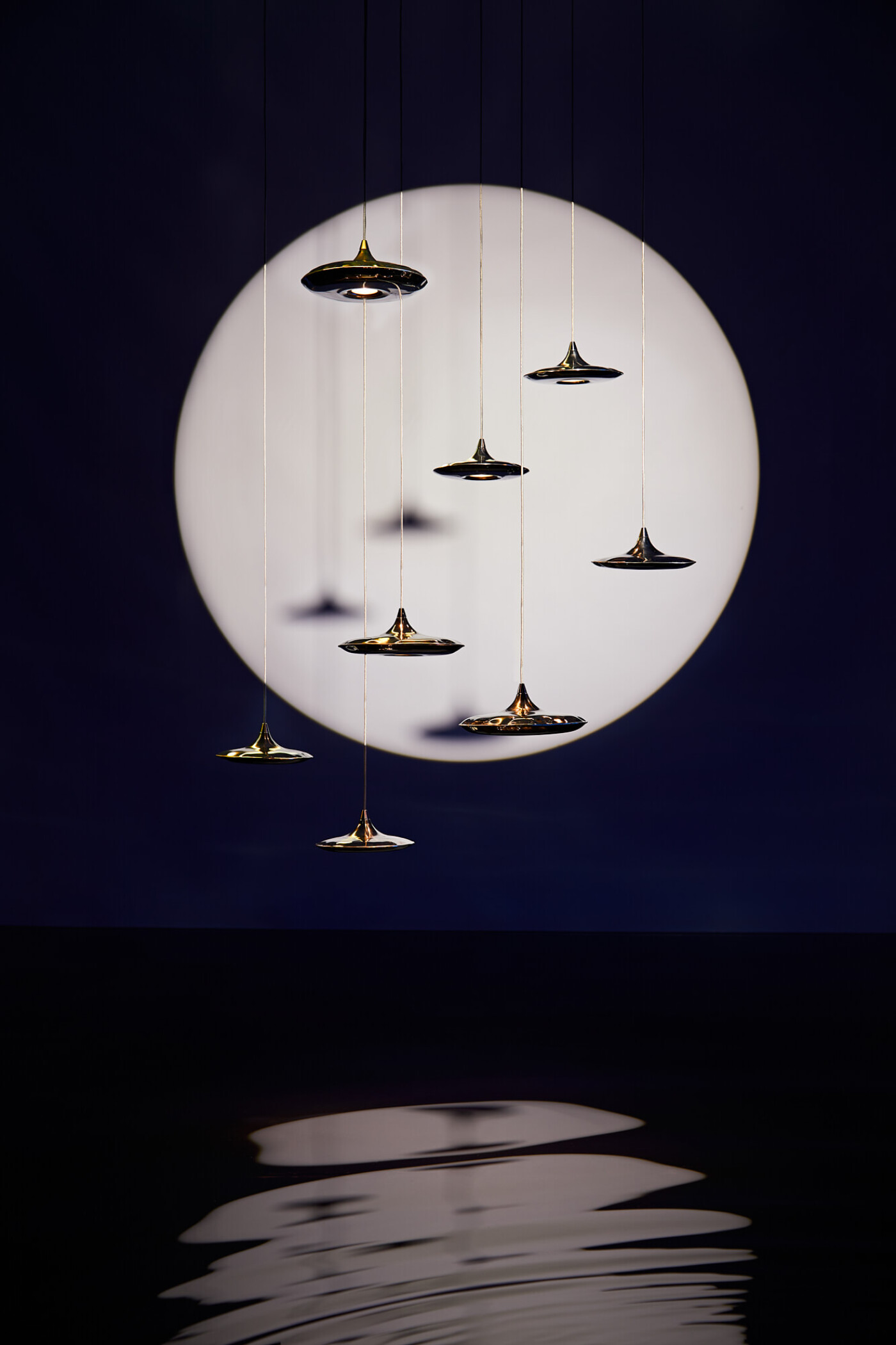 Zieta_LAMPIN_inox_polished_Zieta_Lighting_1_fot.Weronika_Trojanowska