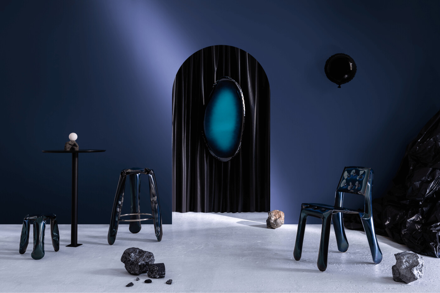 Zieta_PLOPP_BAR_MINI_stool_cosmic_blue_Heat_Collection_photo_Weronika_Trojanowska_scenography_Ula_Kaczmarek_10