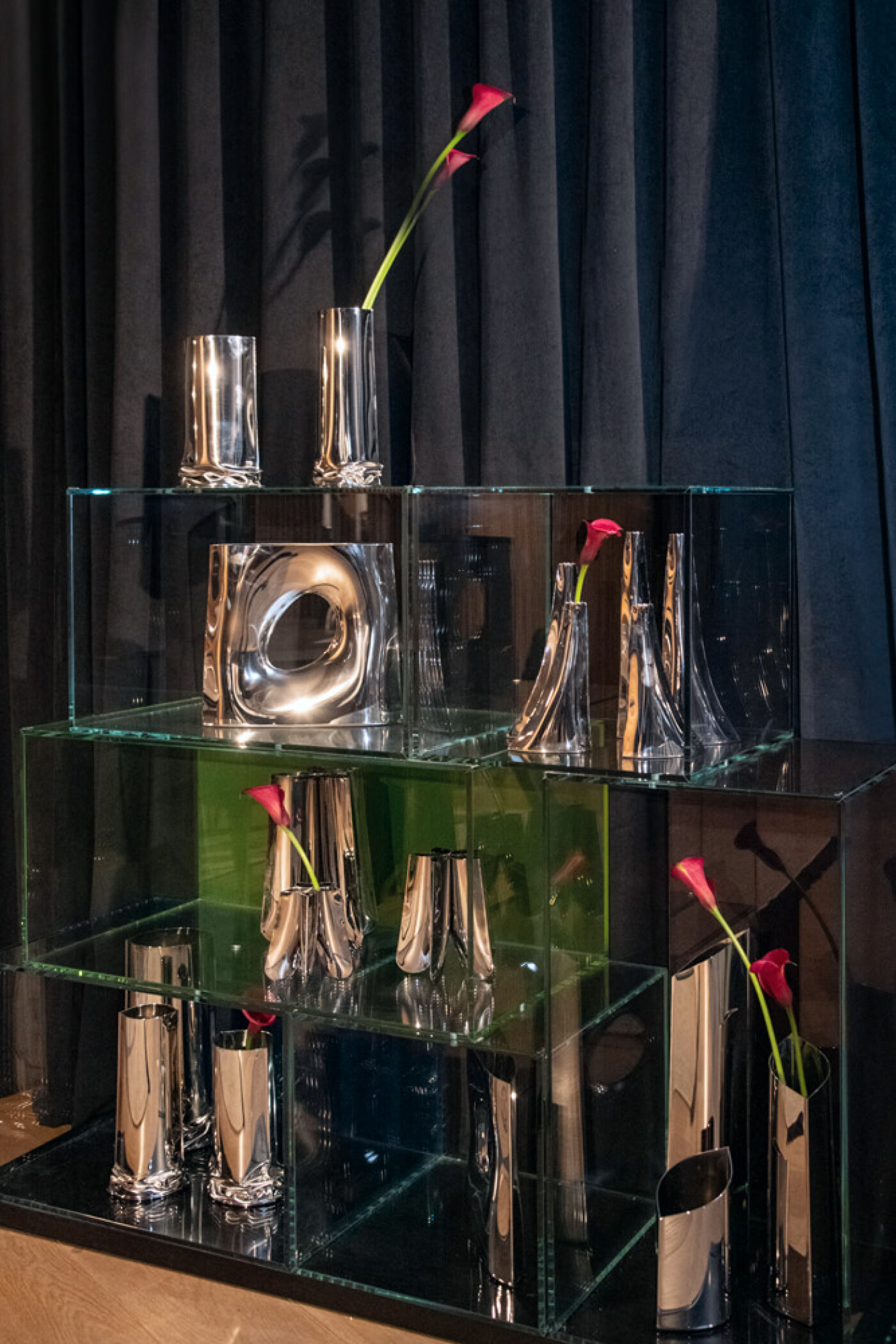 Zięta’s metal meanings reflected in Côte d'Azur 5