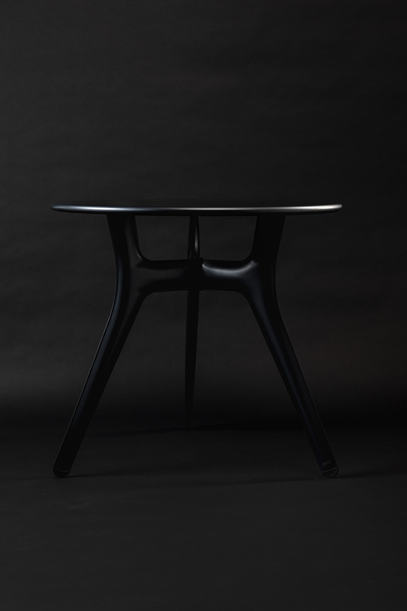 ZIETA_Ultraleggera_round_table_fot-(16)