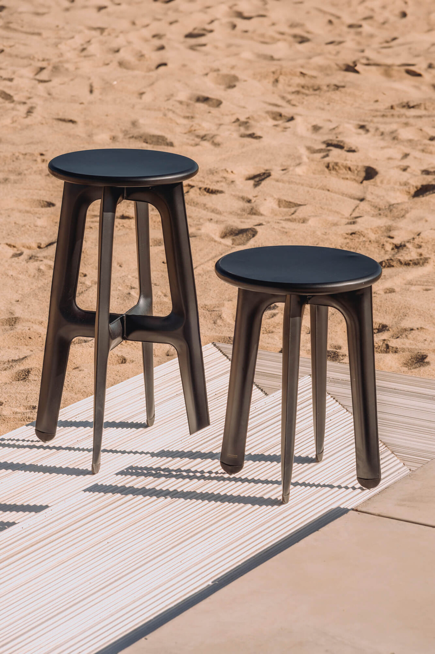 Ultraleggera Stool Anodic Black Alu