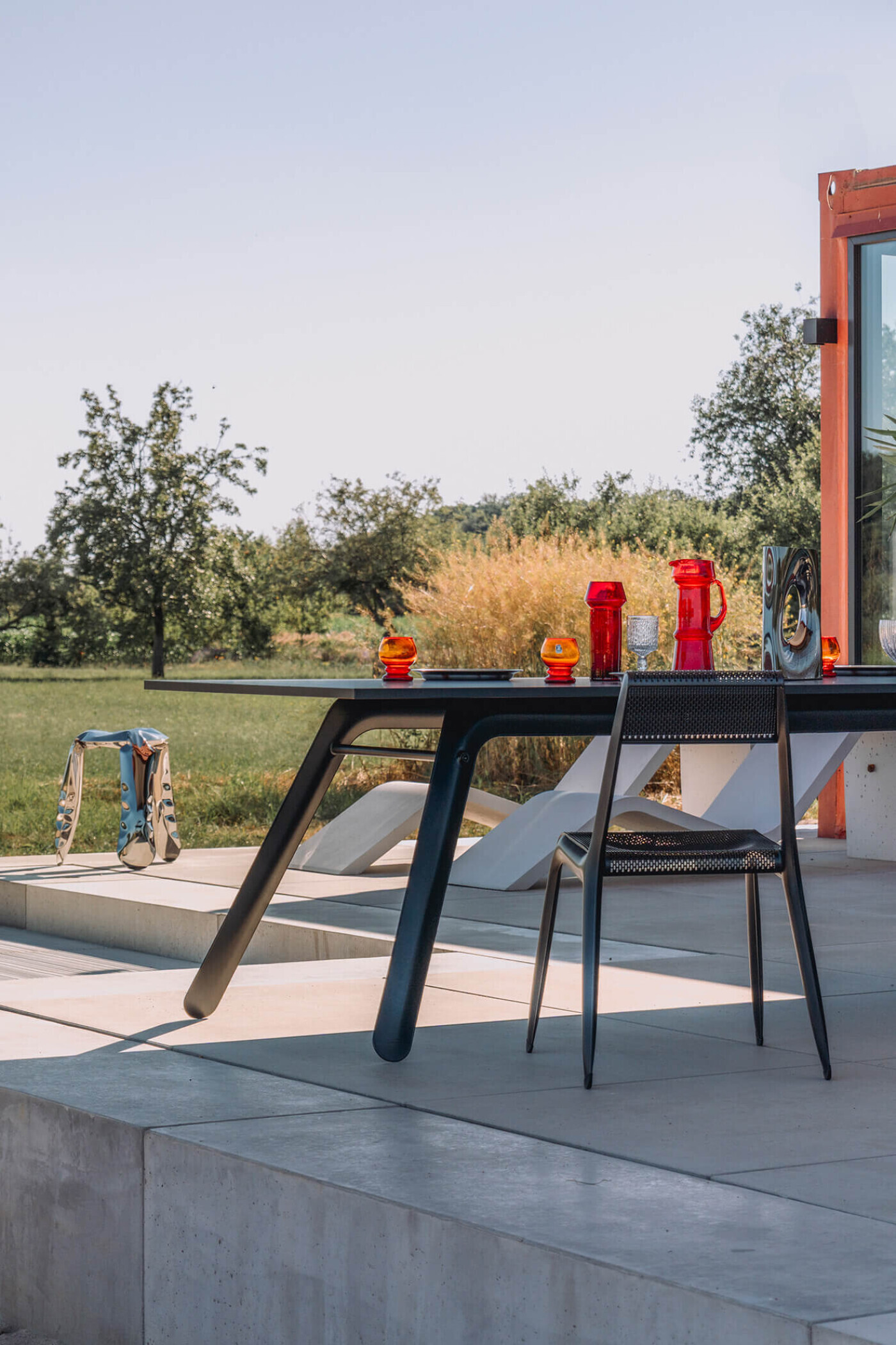 ultraleggera table witch chair and plopp standard zieta studio