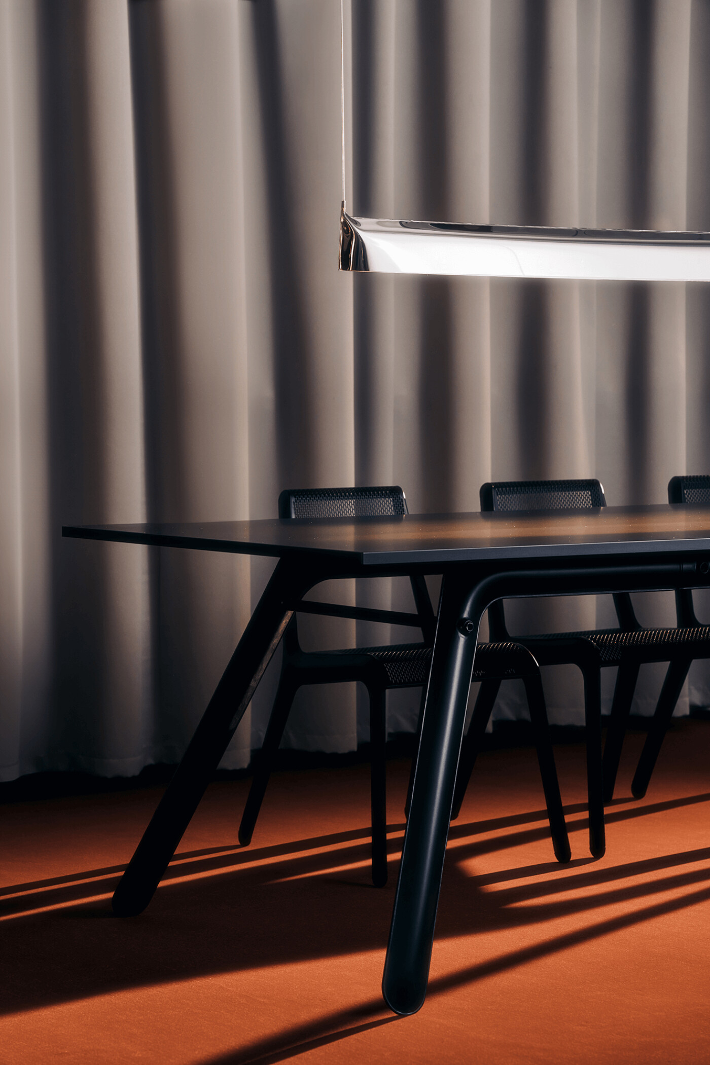 ultraleggera table witch chairs and blade zieta studio