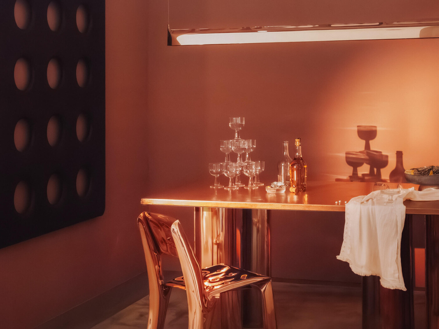 zieta_parova_table_copper_cladded_zieta_collection_fot_Julia_Leus117