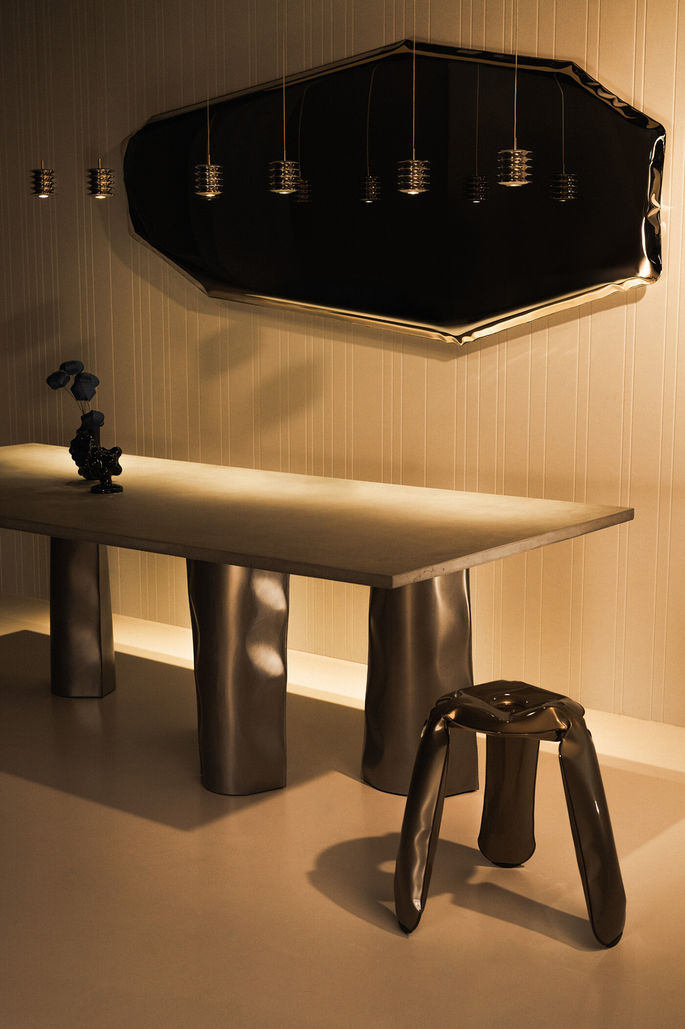 zieta_Parova_Table_legs_raw_steel_lacquered_top_concrete_Tafla_C_inox_Harmonica_inox_fot_Szymon_Jędrzejewski_41