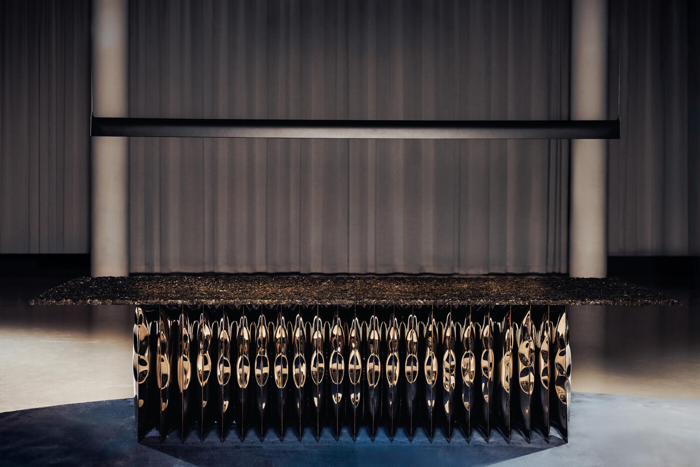 zieta_Harmonica_Table_legs_inox_top_granite_711_fot_Szymon_Jędrzejewski_22