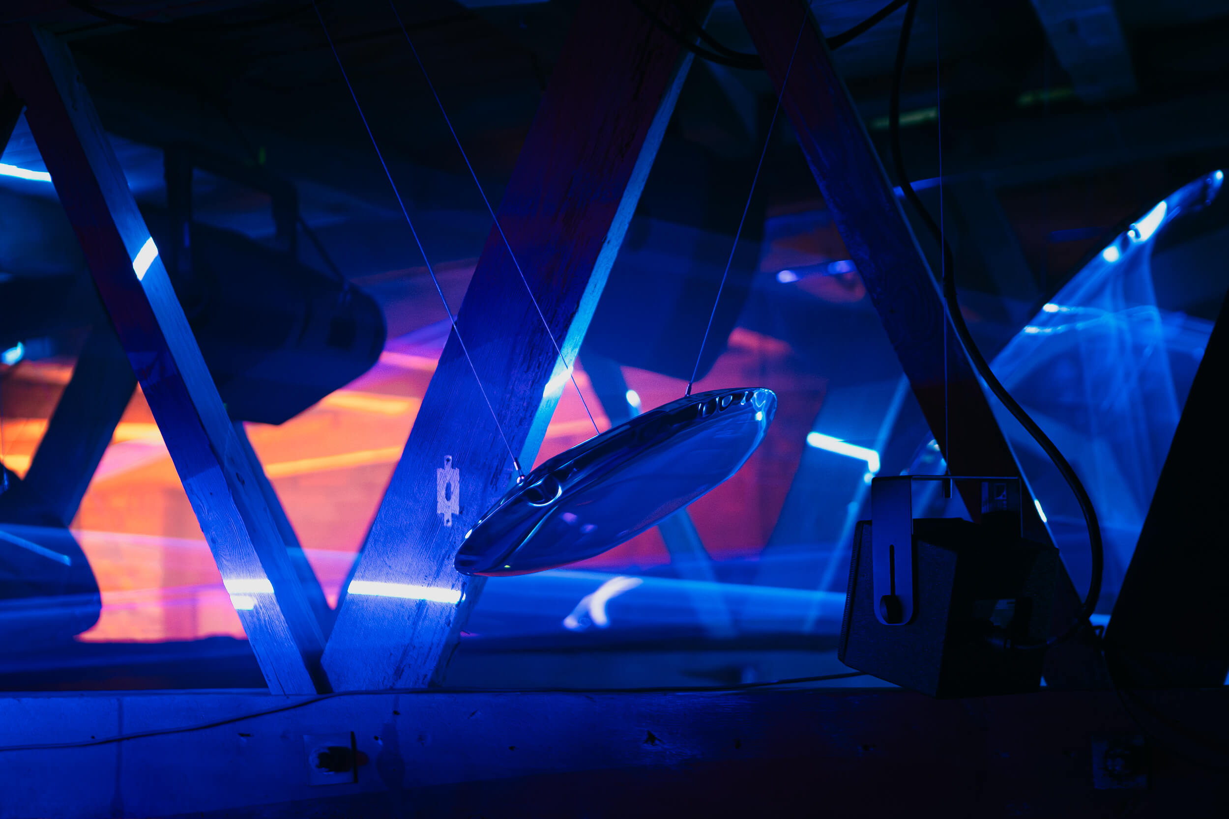 zieta tafla mirrors installation on the celling