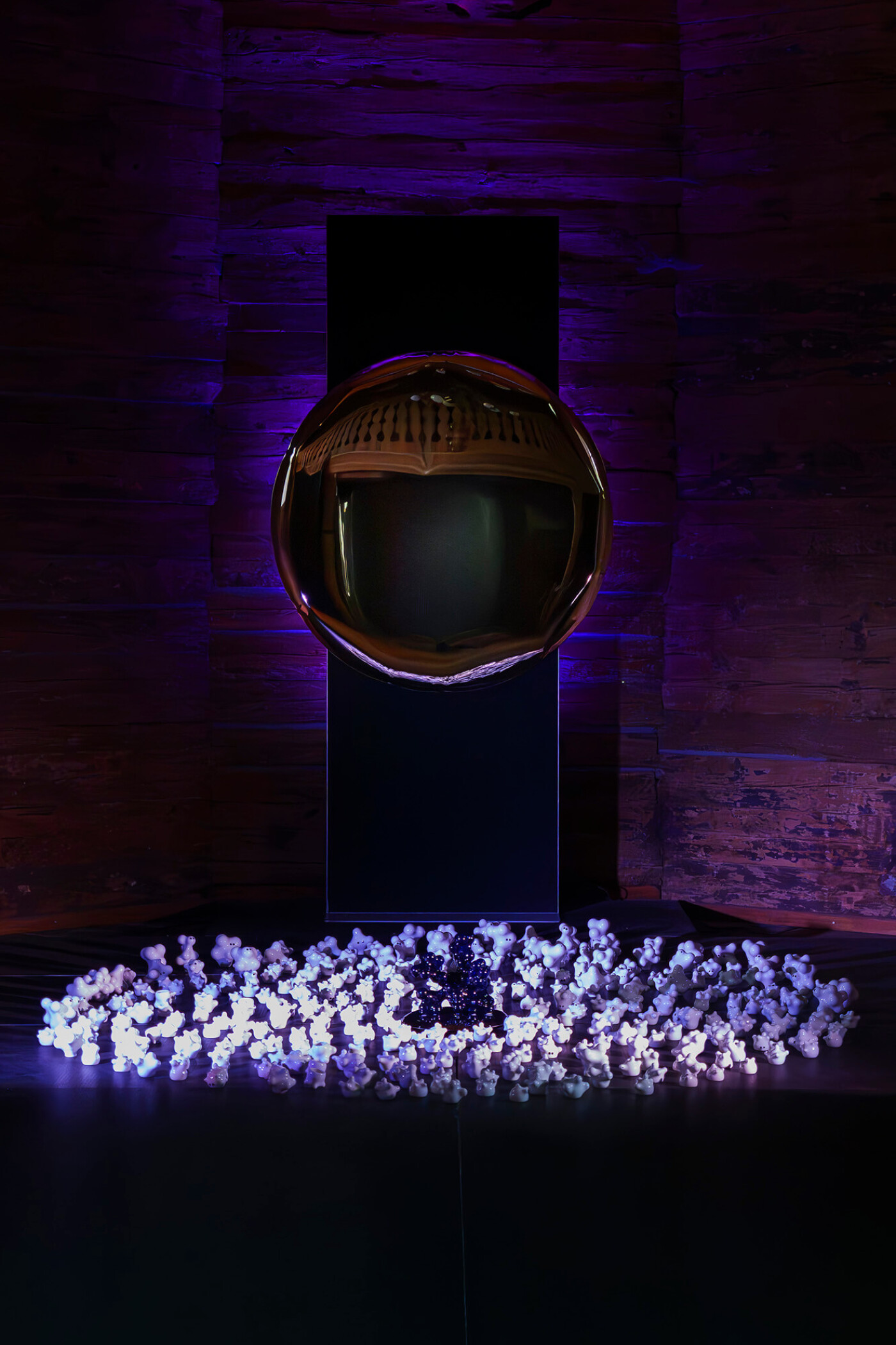 zieta oko mirror with arkadiusz szwed's ceramics