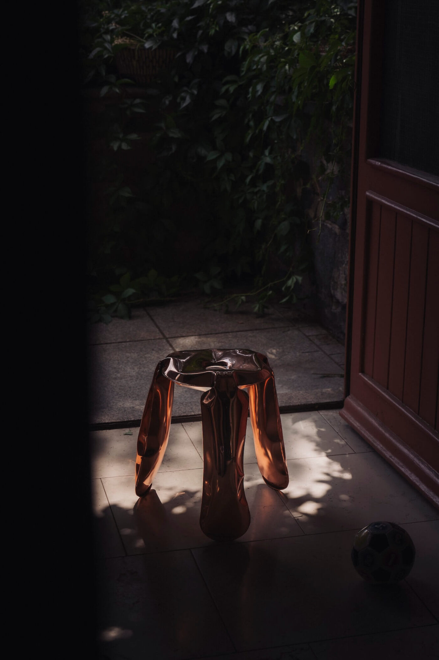 zieta plopp copper in a shadow