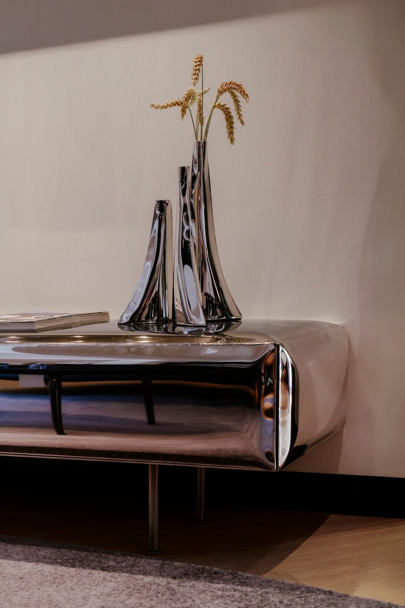 zieta leyki vase set on top of sejv sideboard