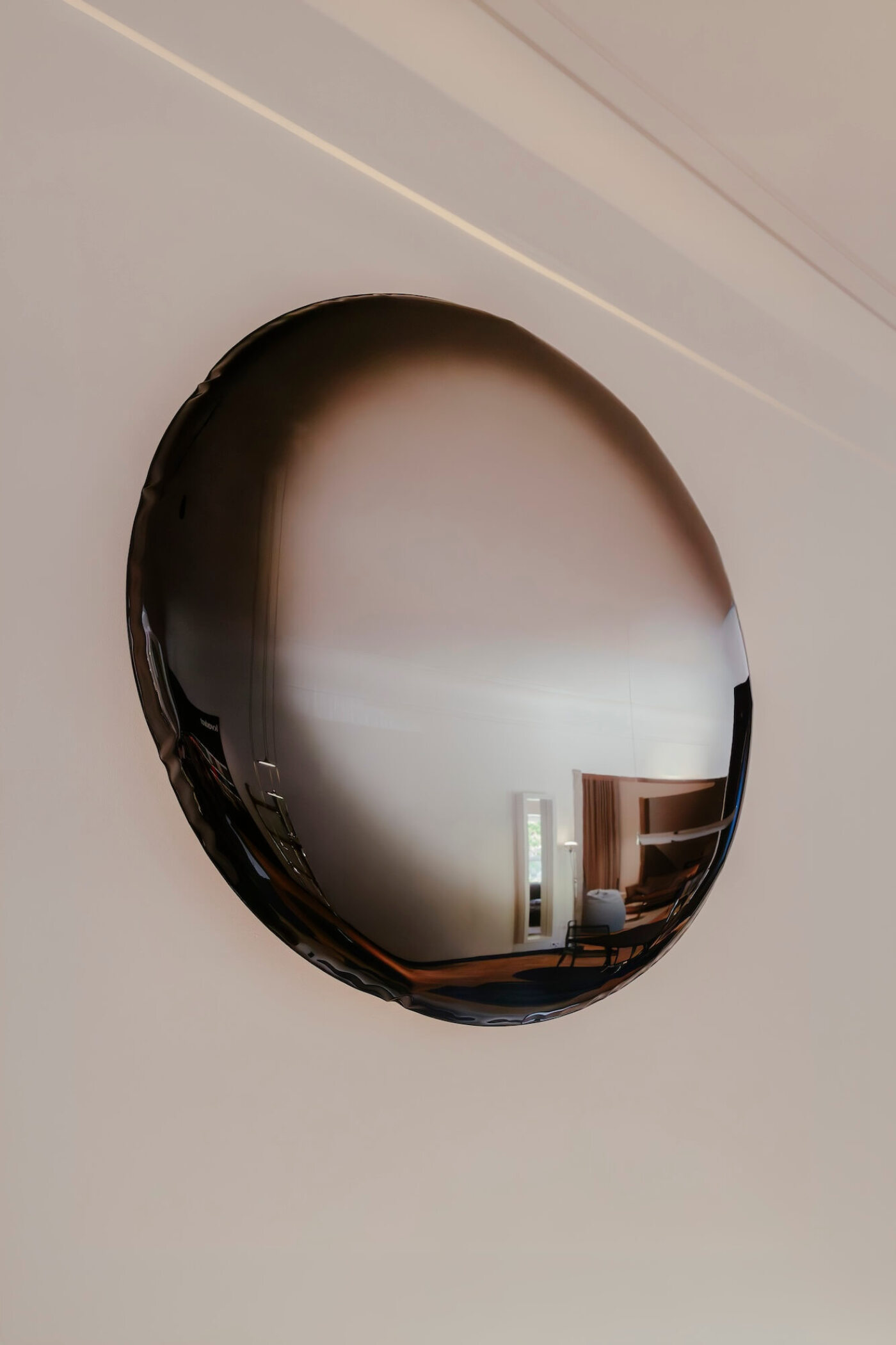 zieta oko dark matter miror on a wall