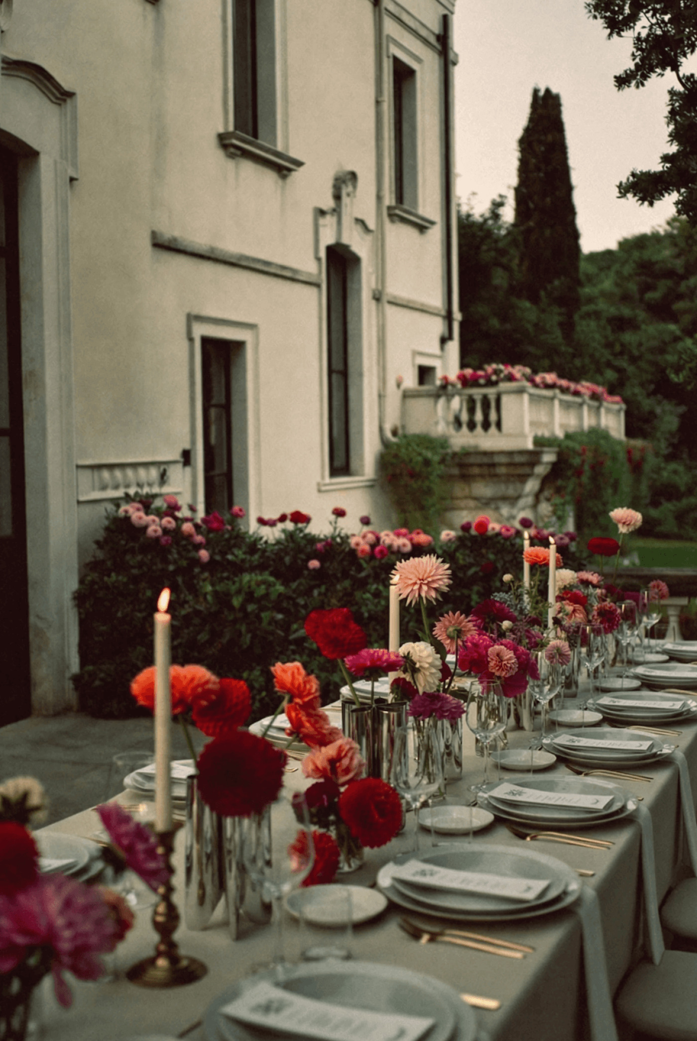 zieta rotation vase on a wedding table