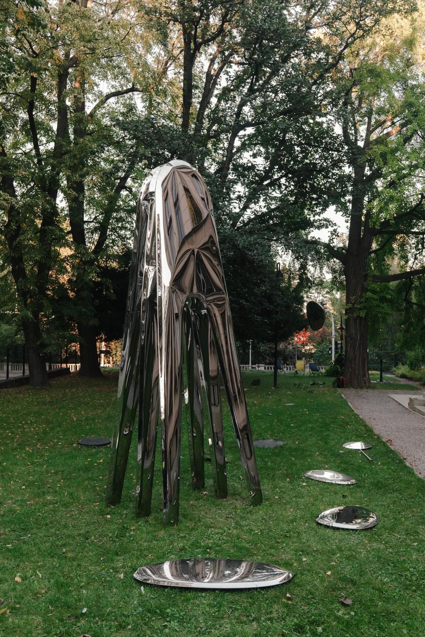 oskar zieta's cyclops scultpure in the garden
