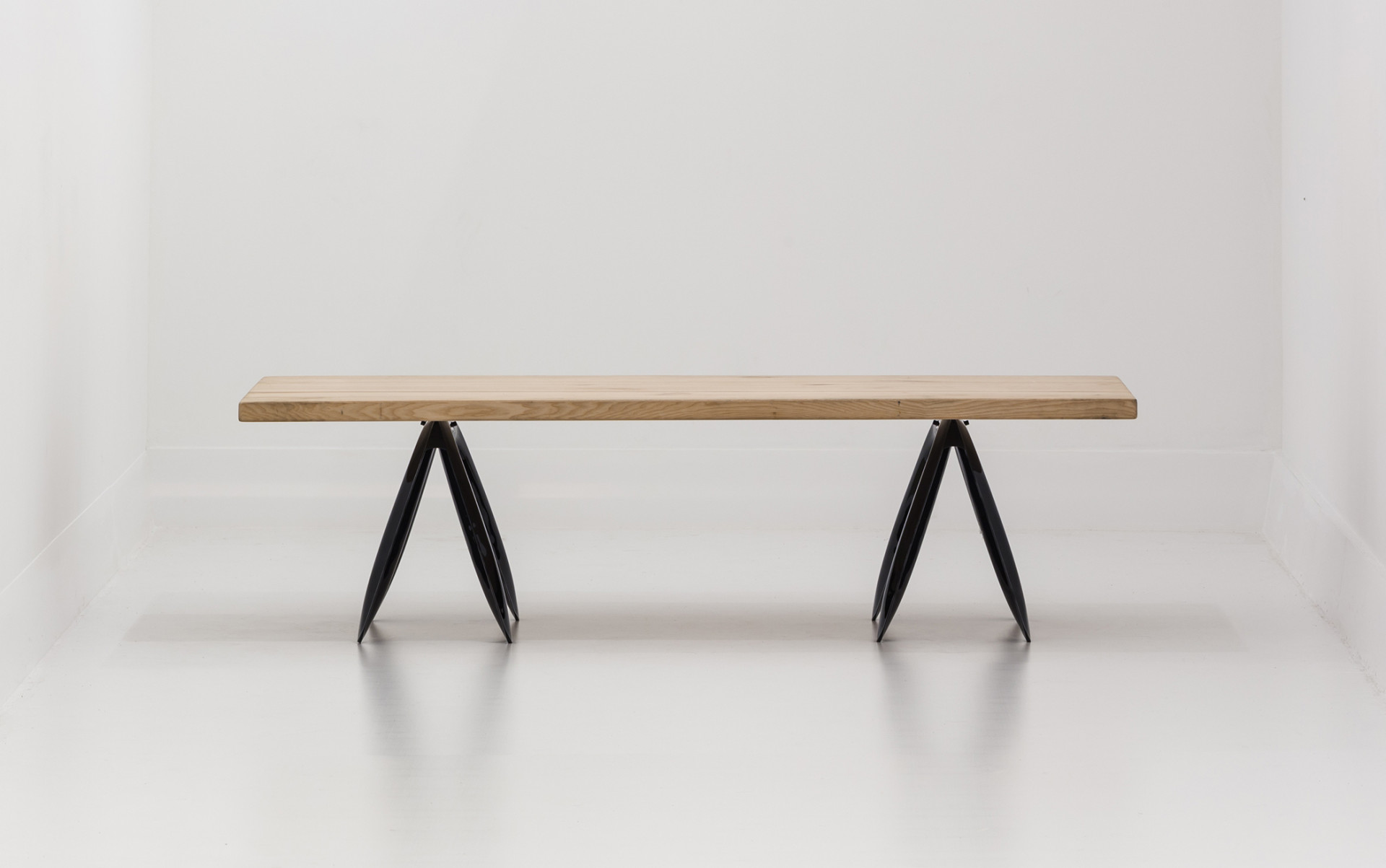 Zieta_Kozka_table_construction_black_glossy_RAL_9005_Zieta_Collection_3