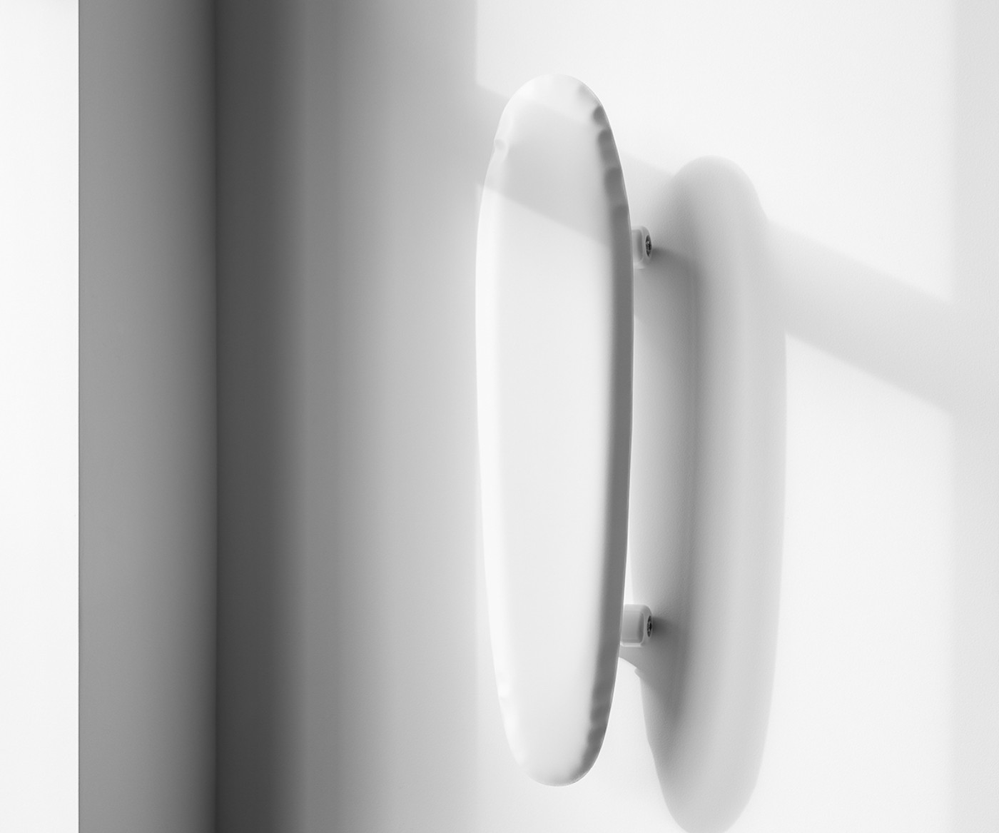 WHITE MATT DECORATION ON THE WALL BY ZIETA 