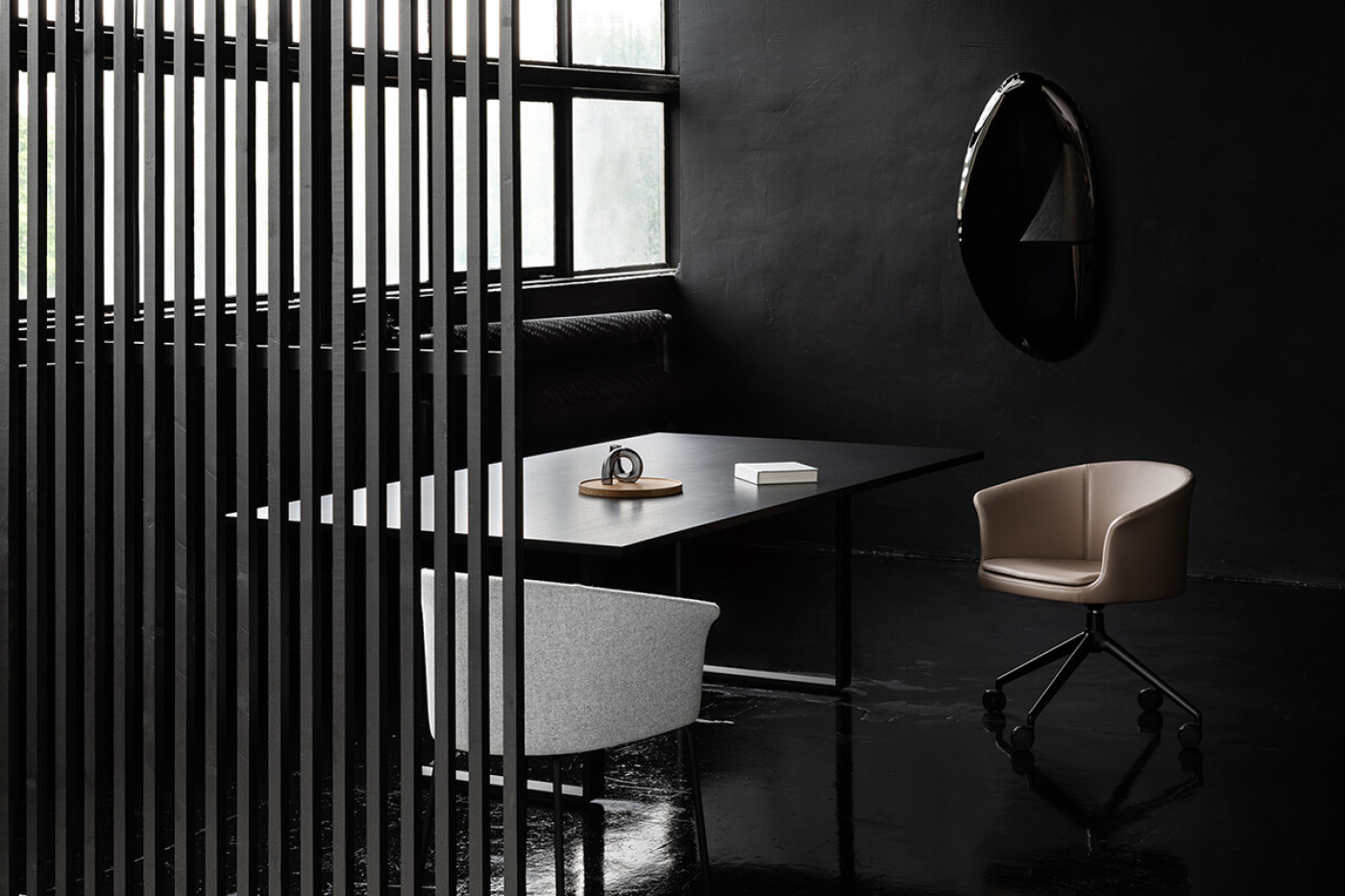 Zieta_Tafla_O_dark_matter_Transitions_Collection_photo_by_Weronika_Trojanowska_Noti