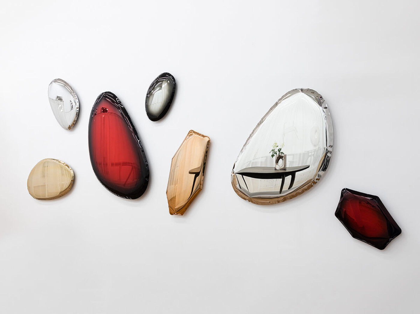 Zieta_Tafla_O_C_Constellation_inox_polished_Zieta_Collection_red_rubin_dark_matter_Transitions_Collection_light_gold_classic_gold_Aurum_Collection_photo_by_Weronika_Trojanowska