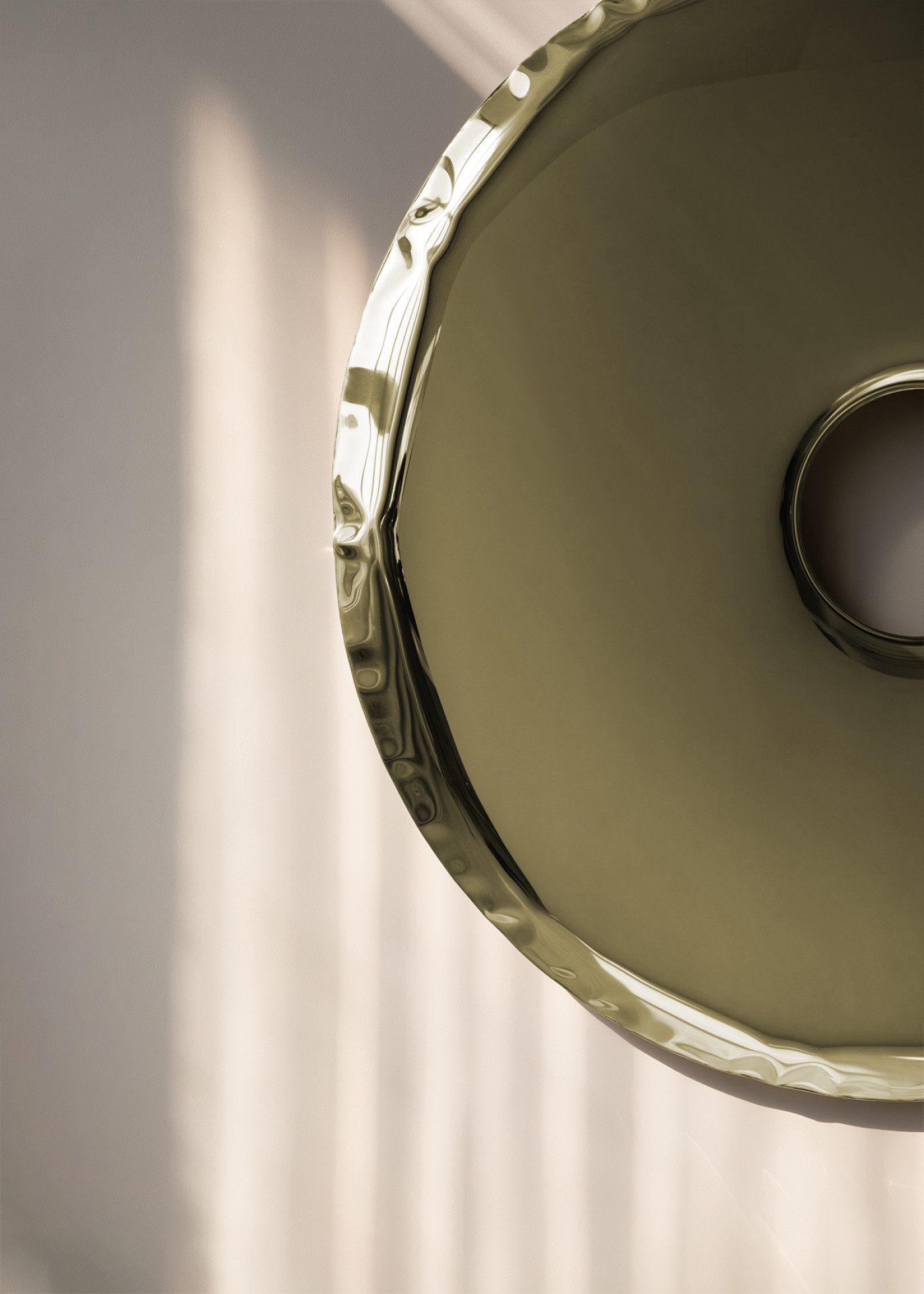 Zieta_RONDO_Mirror_Light_Gold_Aurum_Collection_fot_Weronika_Trojanowska_interior_3