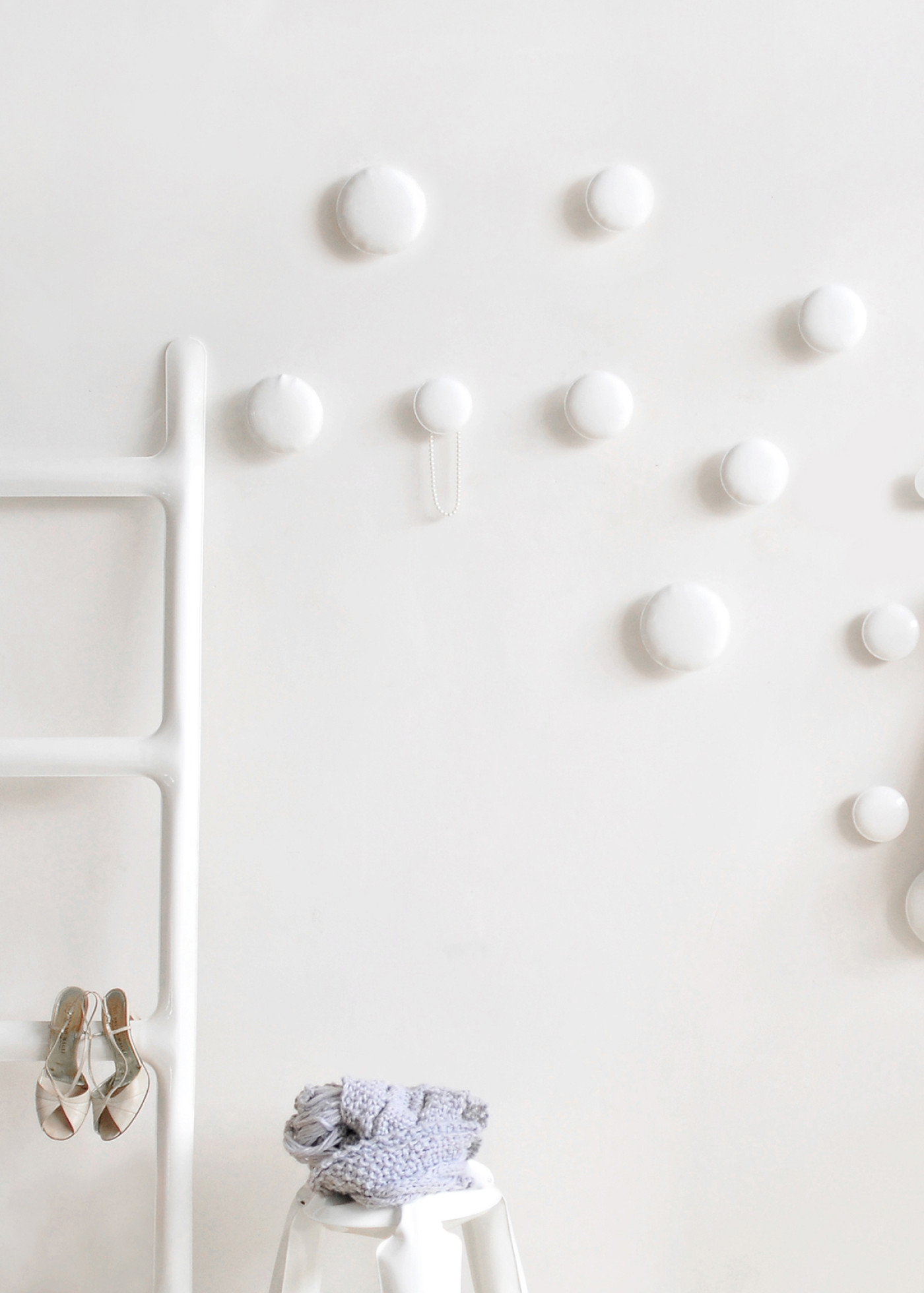 zieta_pin_white_glossy_RAL_9003_zieta_collection_interior