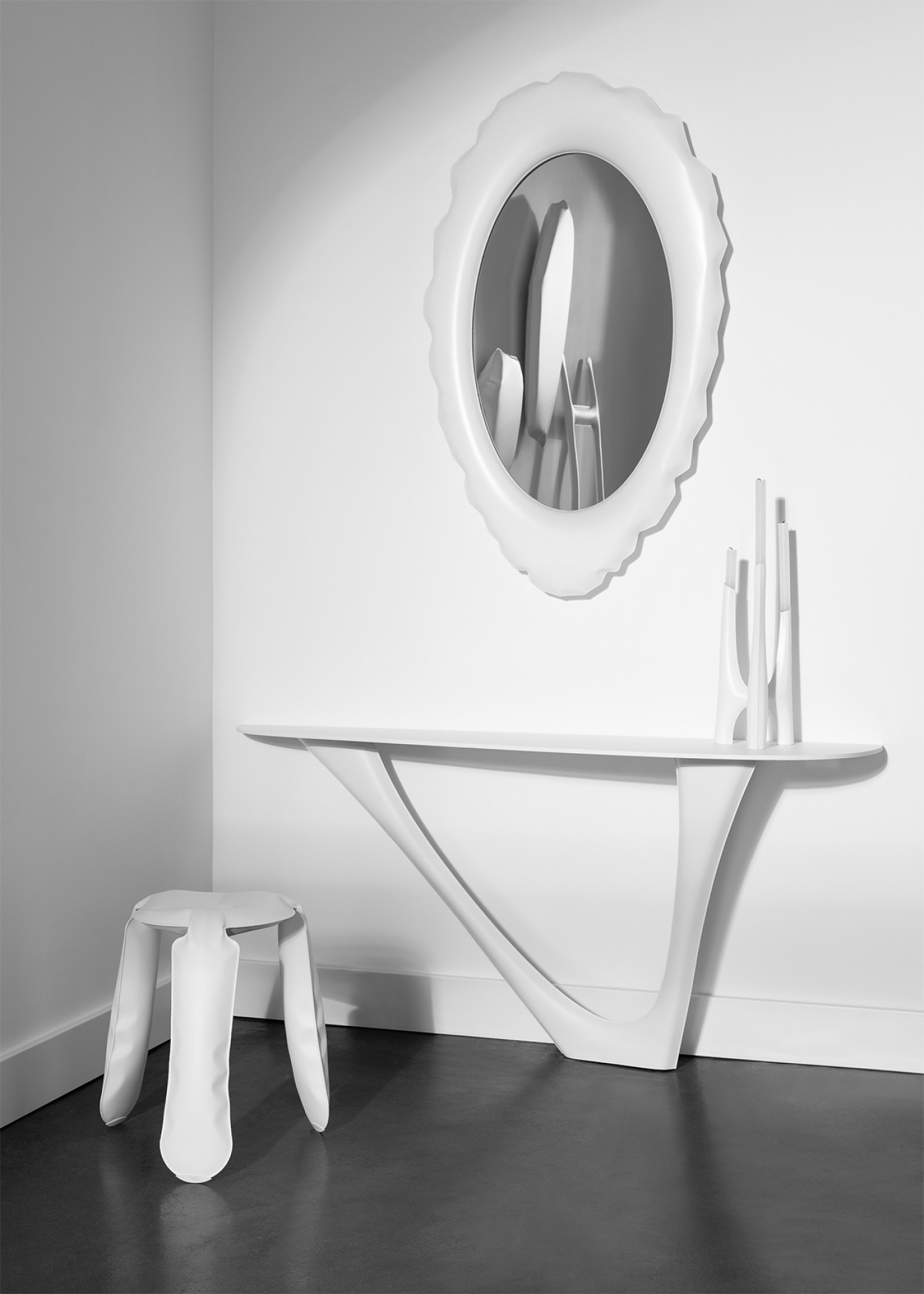 Zieta_G-Console_Mono_Left_Steel_Top_and_Base_white_matt_RAL_9010_Zieta_Colection_fot_Weronika_Trojanowska_interior