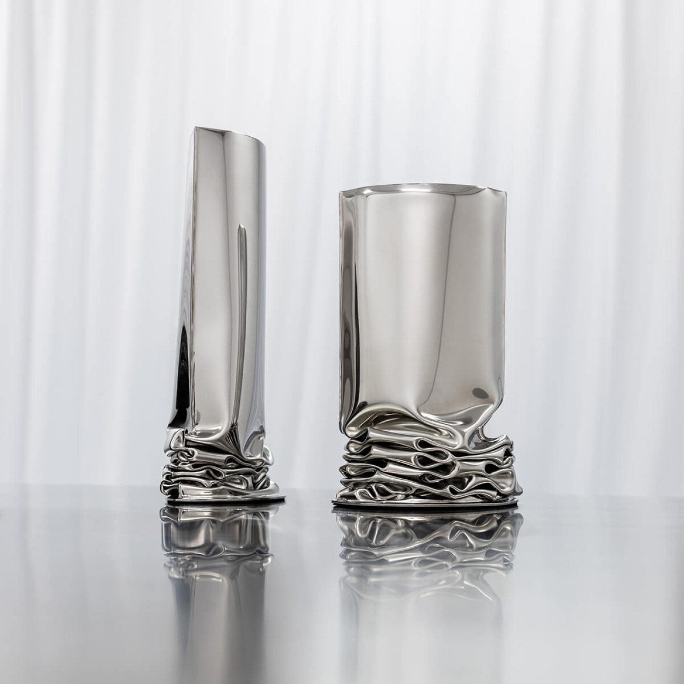 Zieta_CRASH_VASES_inox_polished_Zieta_Collection_photo_by_Weronika_Trojnowska
