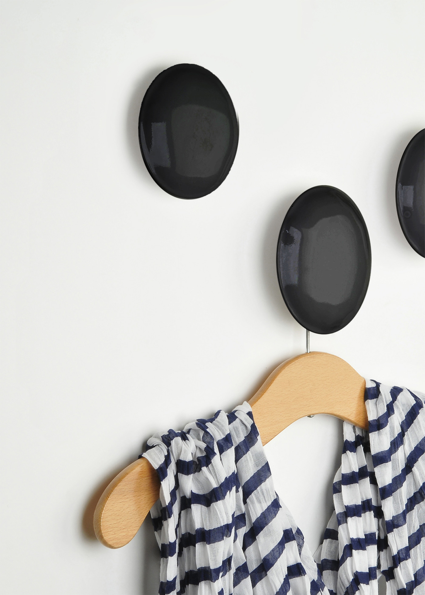 zieta_pin_6set_black_glossy_zieta_collection_interior