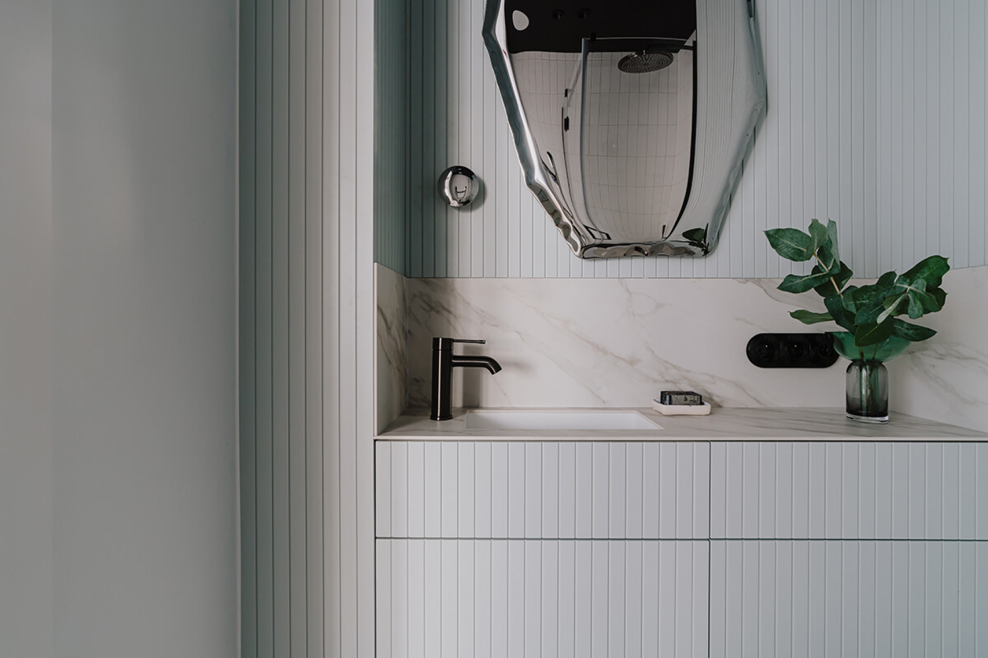 Zieta_PIN_Set_TAFLA_C_Zieta_Realizacja_stolarska_@zielinski_interior_zdjęcia@zasoby.studio_stylizacja_@tulo.studio_projekt_74studiopl_1