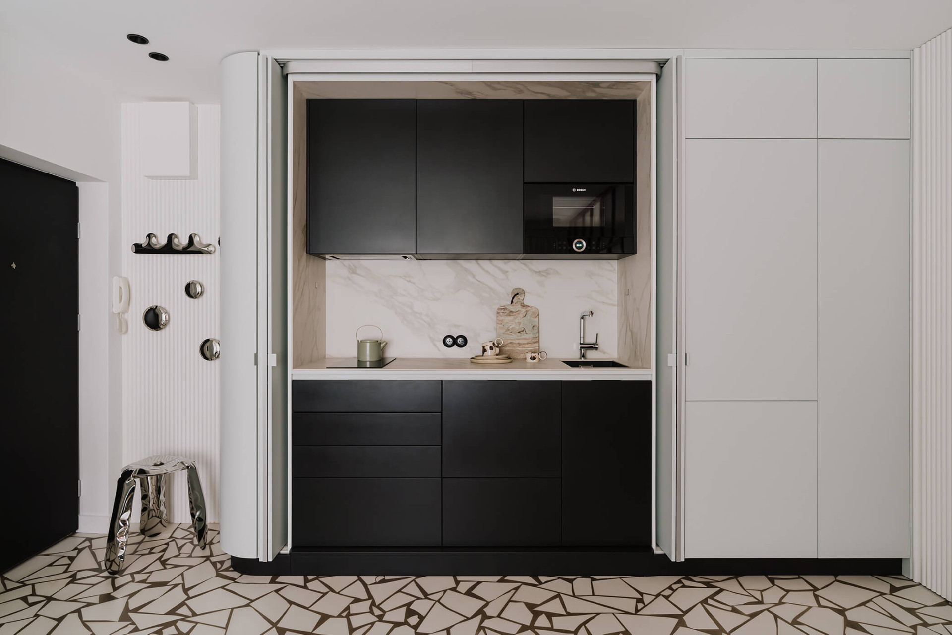 Zieta_PIN_Set_KAMM_PLOPP_Zieta_Realizacja_stolarska_@zielinski_interior_zdjęcia@zasoby.studio_stylizacja_@tulo.studio_projekt_74studiopl_1