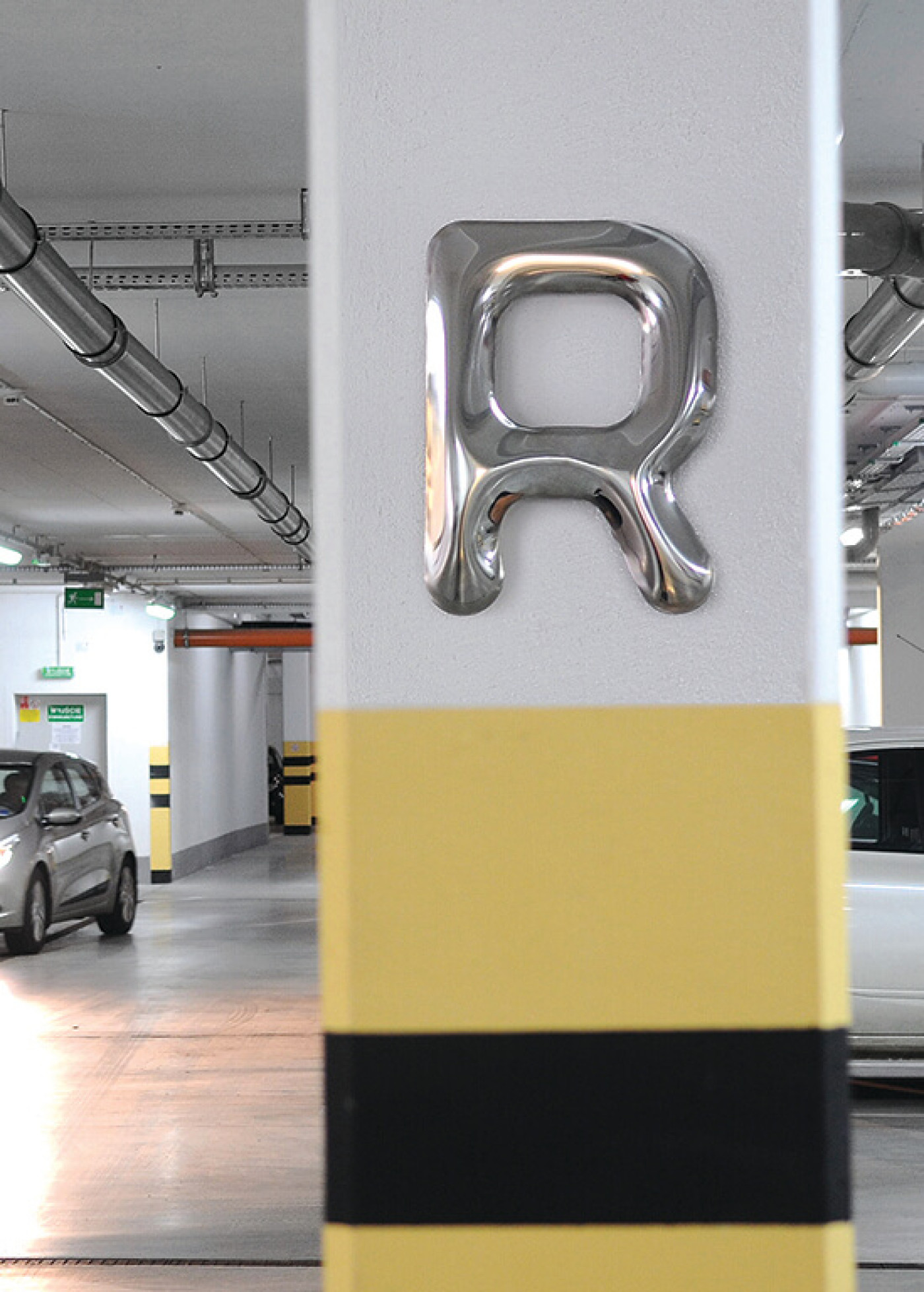 Zieta_FiDU_ALPHABET_inox_Zieta_Collection