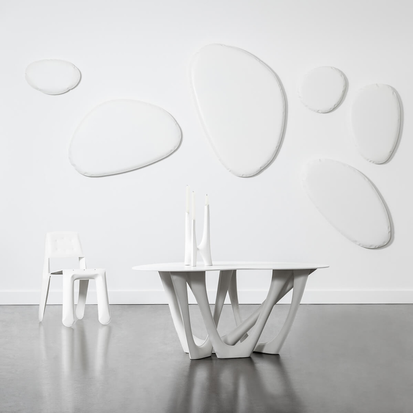 Zieta_TAFLA_O_white_matt_Cotton_Candy_Collection_CHIPPENSTEEL_05_G-SIDE_TABLE_TRIGLAV_41_white_matt_photo_by_Weronika_Trojanowska