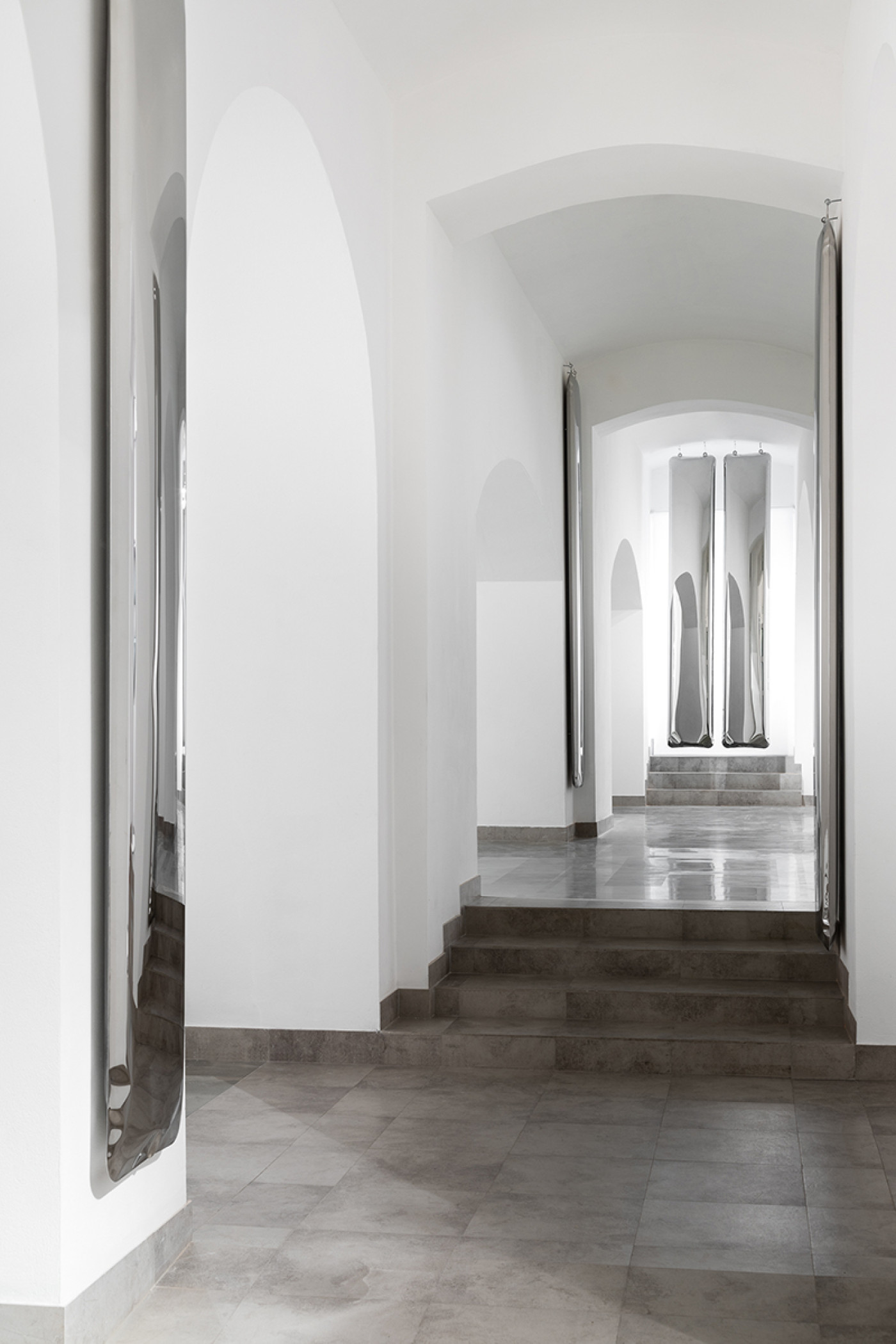 Zieta_TAFLA_IQ_inox_polished_Zieta_Collection_photo_by_Weronika_Trojanowska_1 (1)