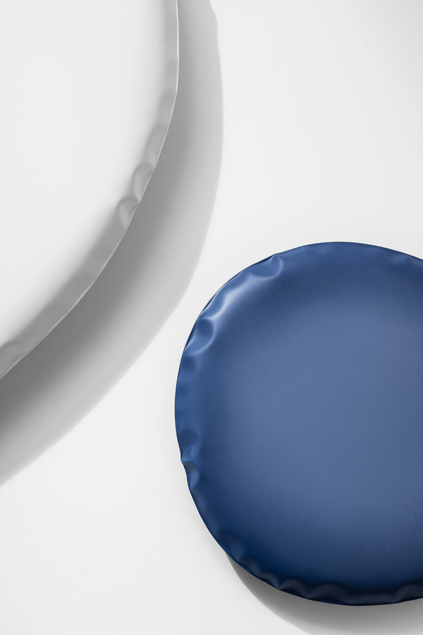 Zieta_TAFLA_O_white_matt_blue_matt_Cotton_Candy_Collection_photo_by_Weronika_Trojanowska