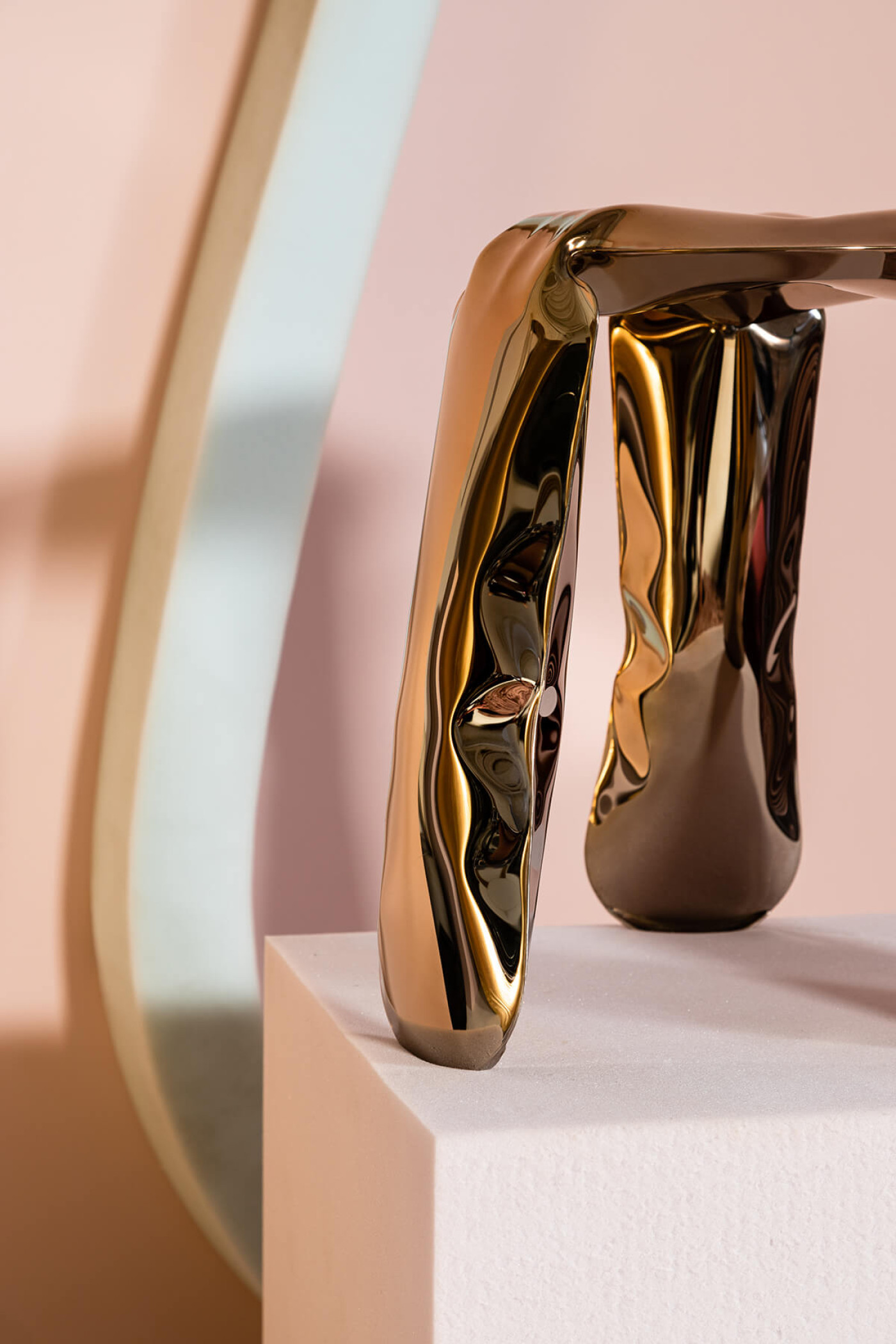 Zieta_PLOPP_MINI_stool_flamed_gold_Heat_Collection_photo_Weronika_Trojanowska_scenography_Ula_Kaczmarek_12