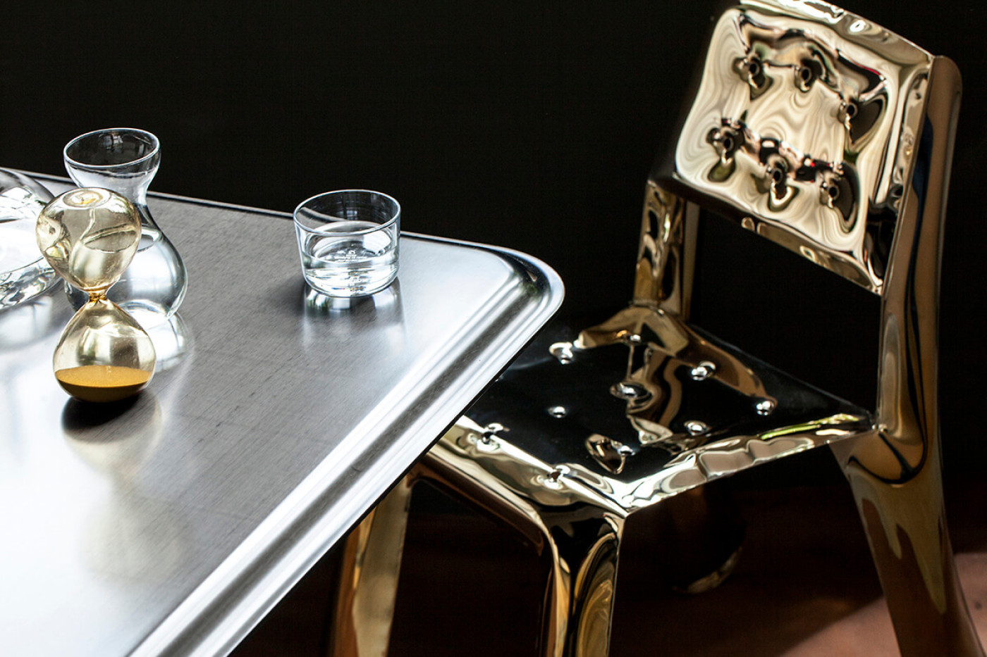 Zieta_CHIPPENSTEEL_0.5_flamed_gold_Heat_Collection_fot_Ada_Gruszka_1