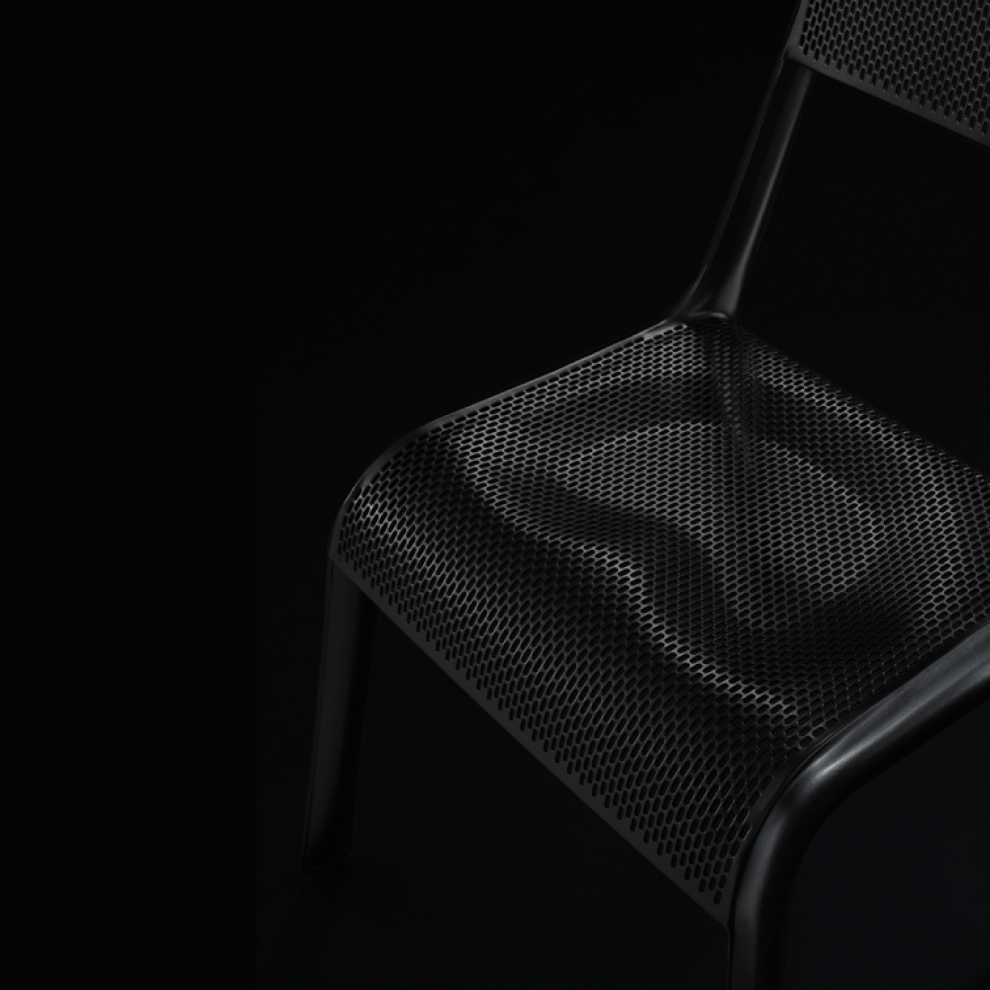 Zieta_ULTRALEGGERA_Chair_anodic black_Zieta_Collection_photo-Ernest_Winczyk_5